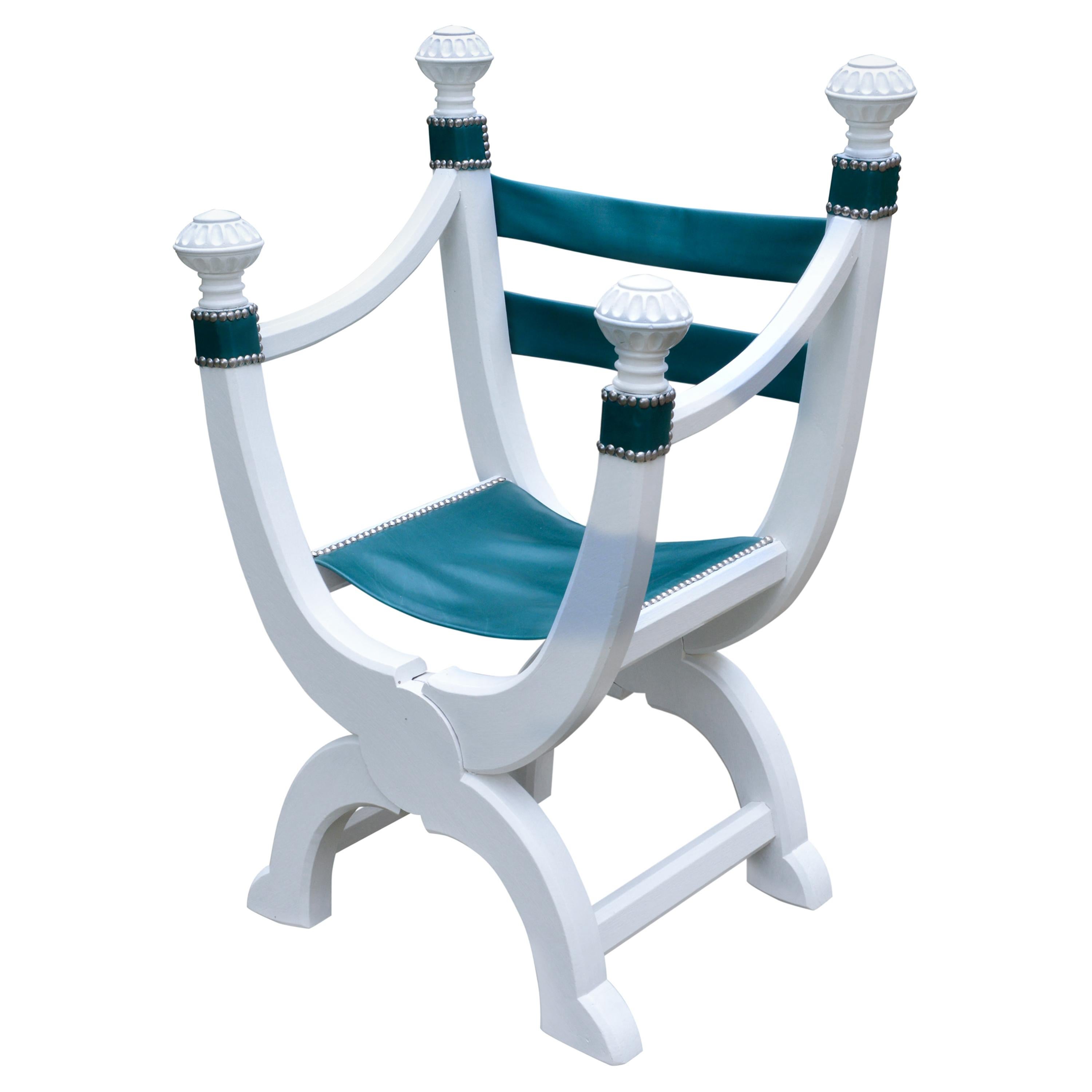 French Dagobert Chair in White Painted Oak and Leather Seat, circa 1890 For Sale