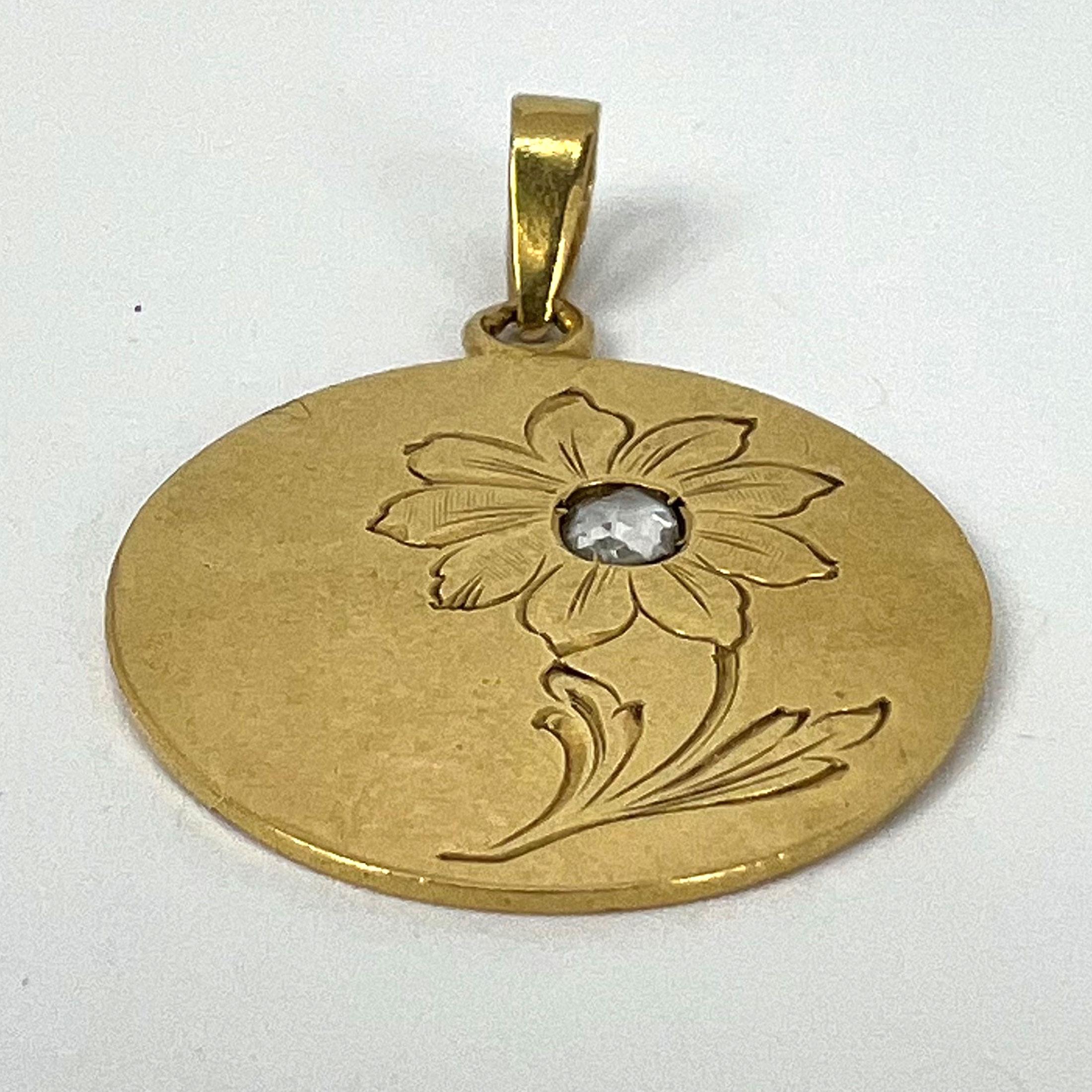 French Daisy Margherite Flower 18 Karat Yellow Gold Diamond Charm Pendant For Sale 11