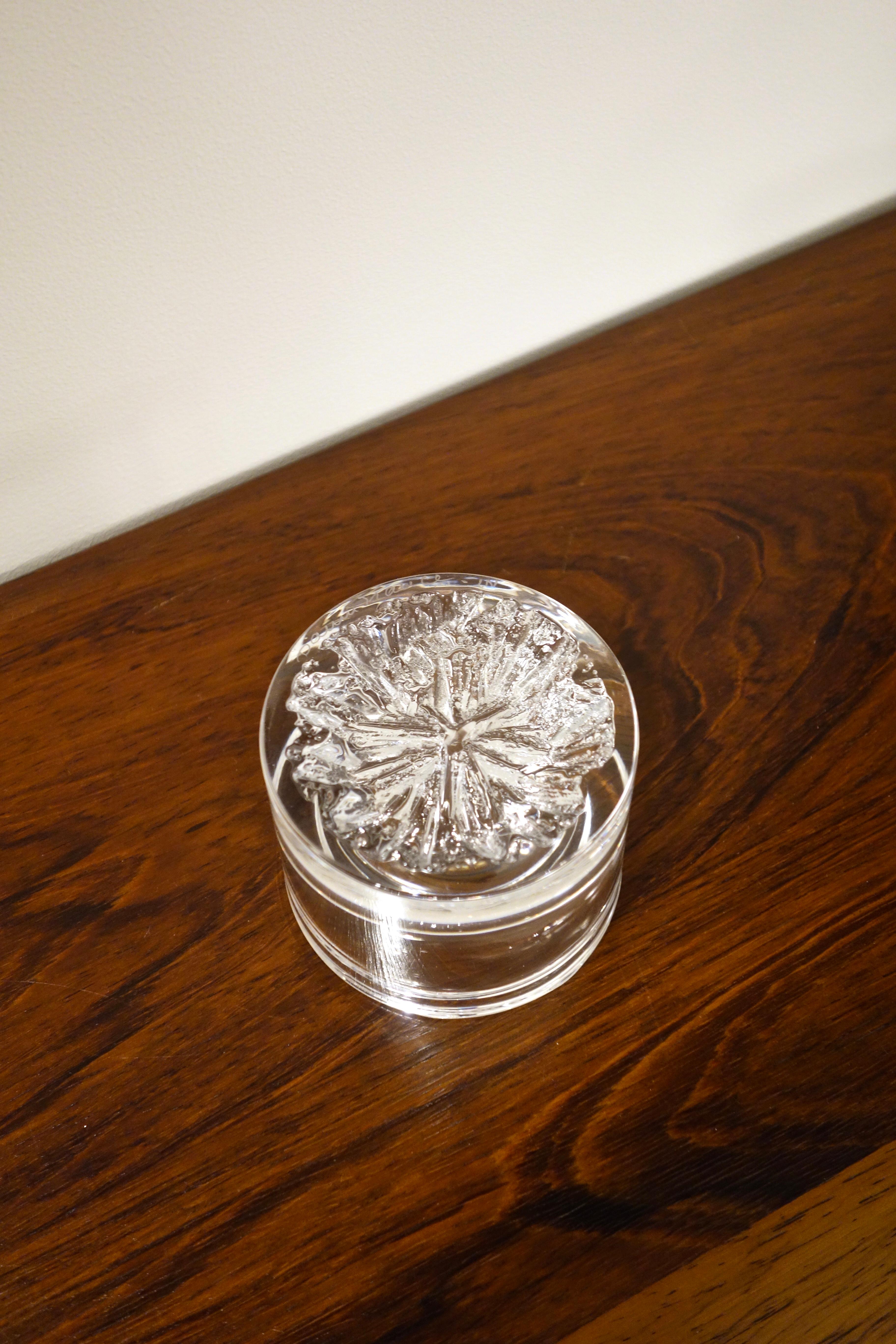 French Daum Crystal Ashtray 1960's In Excellent Condition For Sale In VILLEURBANNE, FR
