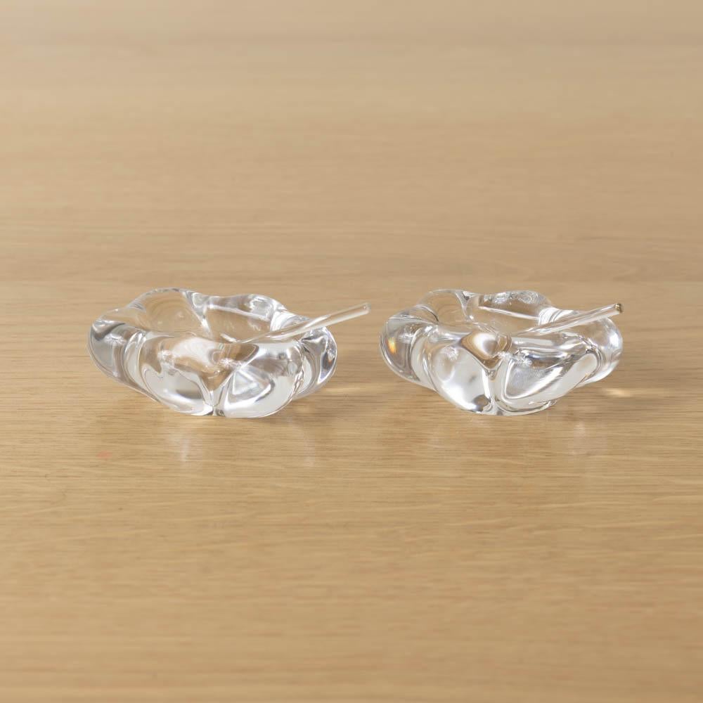 Salière en cristal de Daum avec cuillères en coquillage, signée en vente 5