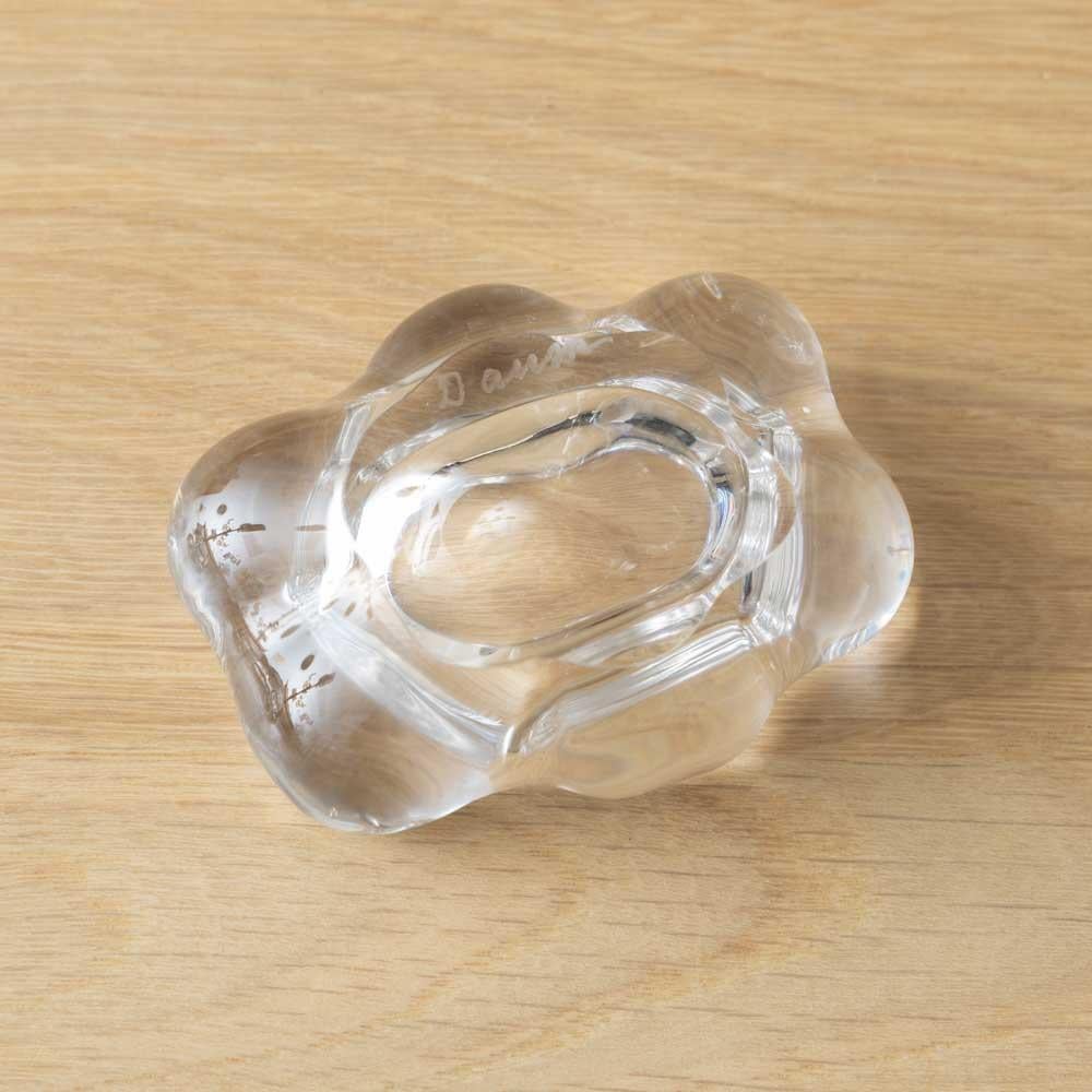 Salière en cristal de Daum avec cuillères en coquillage, signée en vente 8