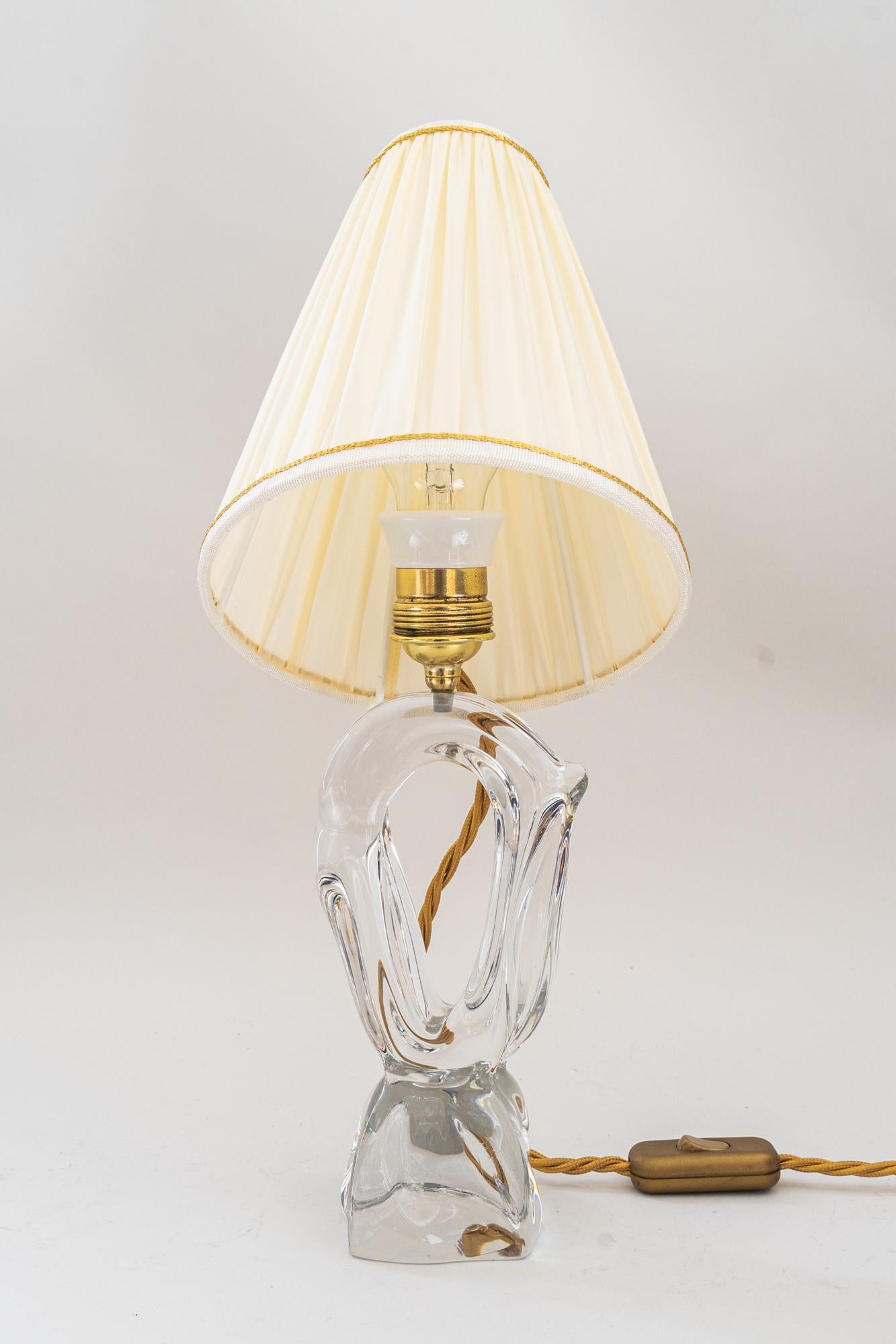French Daum Crystal Glass Table Lamp, around 1960s ' Signed ' For Sale 5