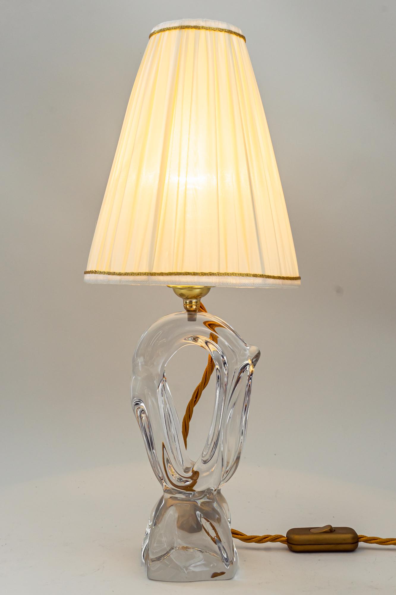 French Daum Crystal Glass Table Lamp, around 1960s ' Signed ' For Sale 6