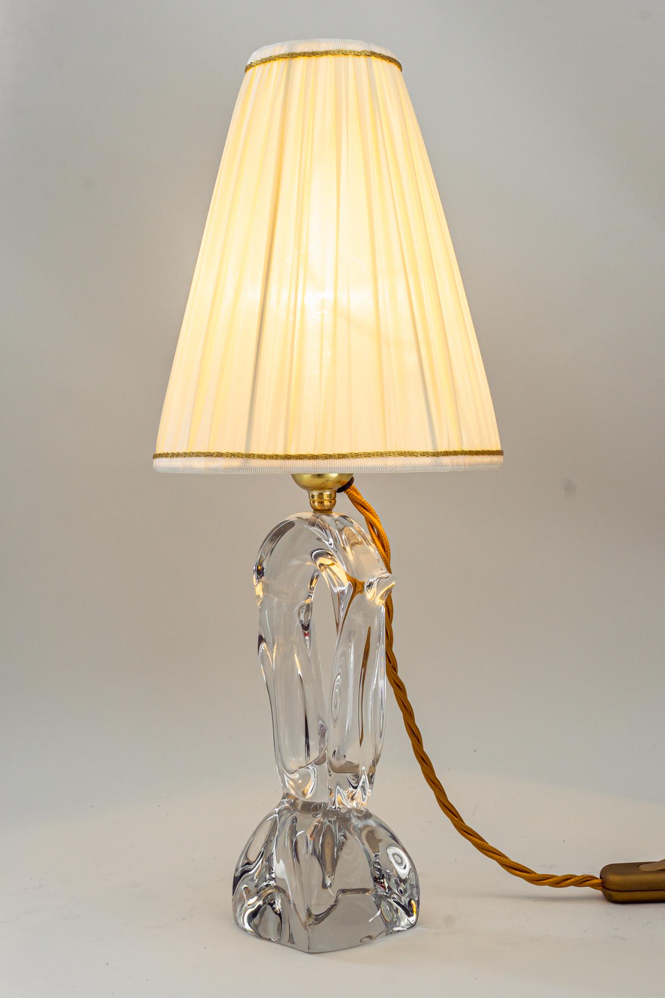 French Daum Crystal Glass Table Lamp, around 1960s ' Signed ' For Sale 7