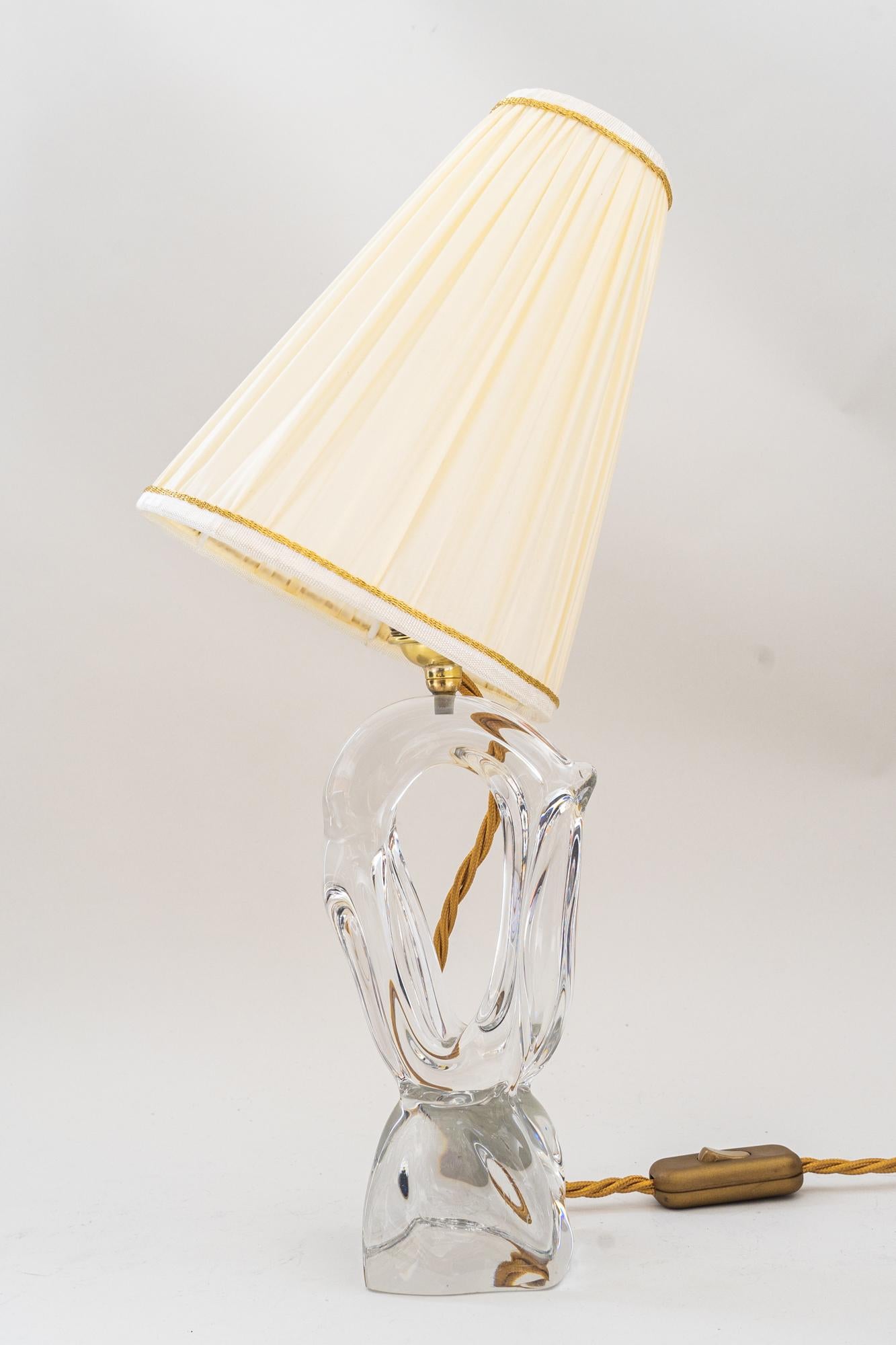 French Daum Crystal Glass Table Lamp, around 1960s ' Signed ' For Sale 2