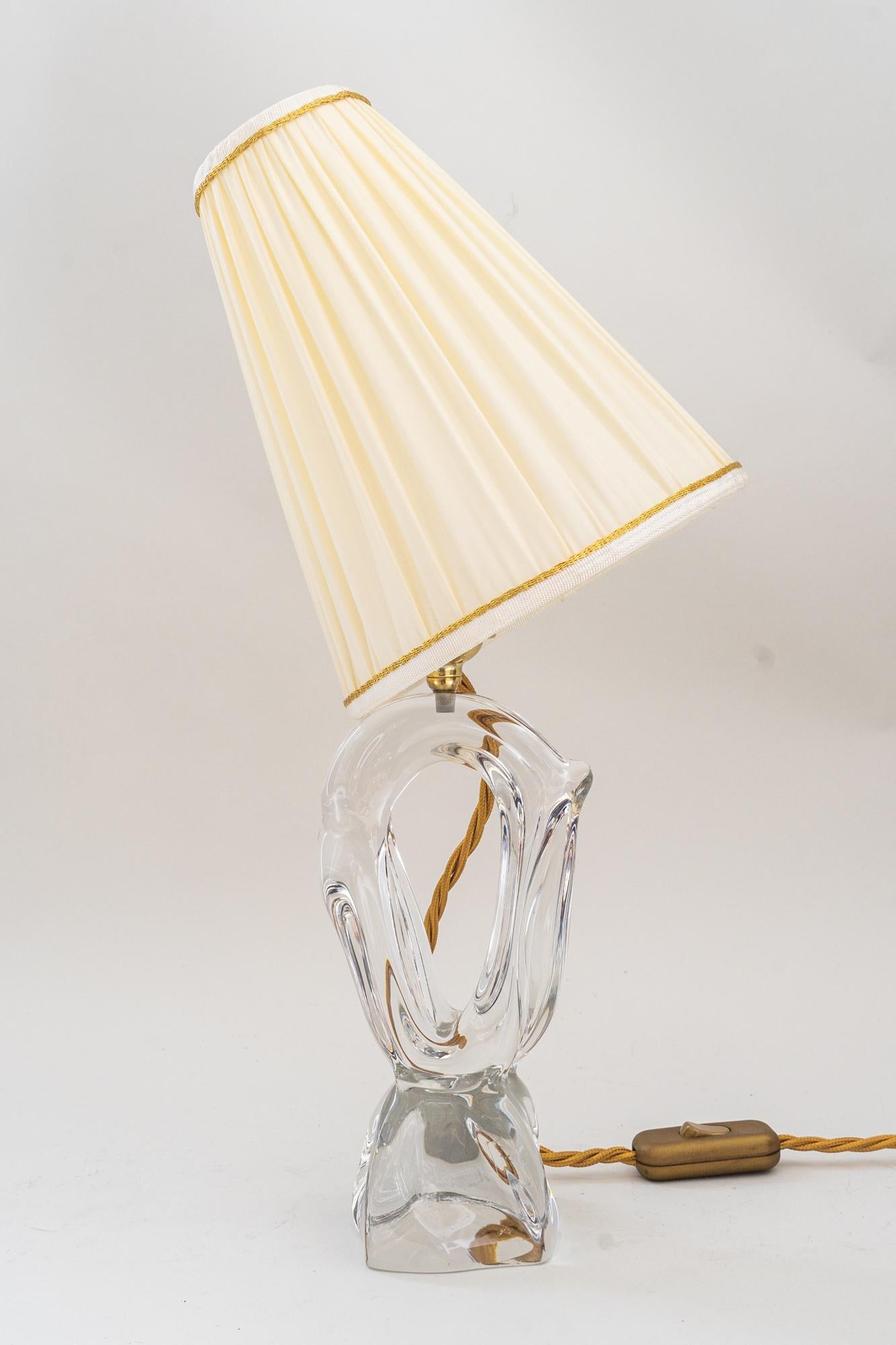 French Daum Crystal Glass Table Lamp, around 1960s ' Signed ' For Sale 3