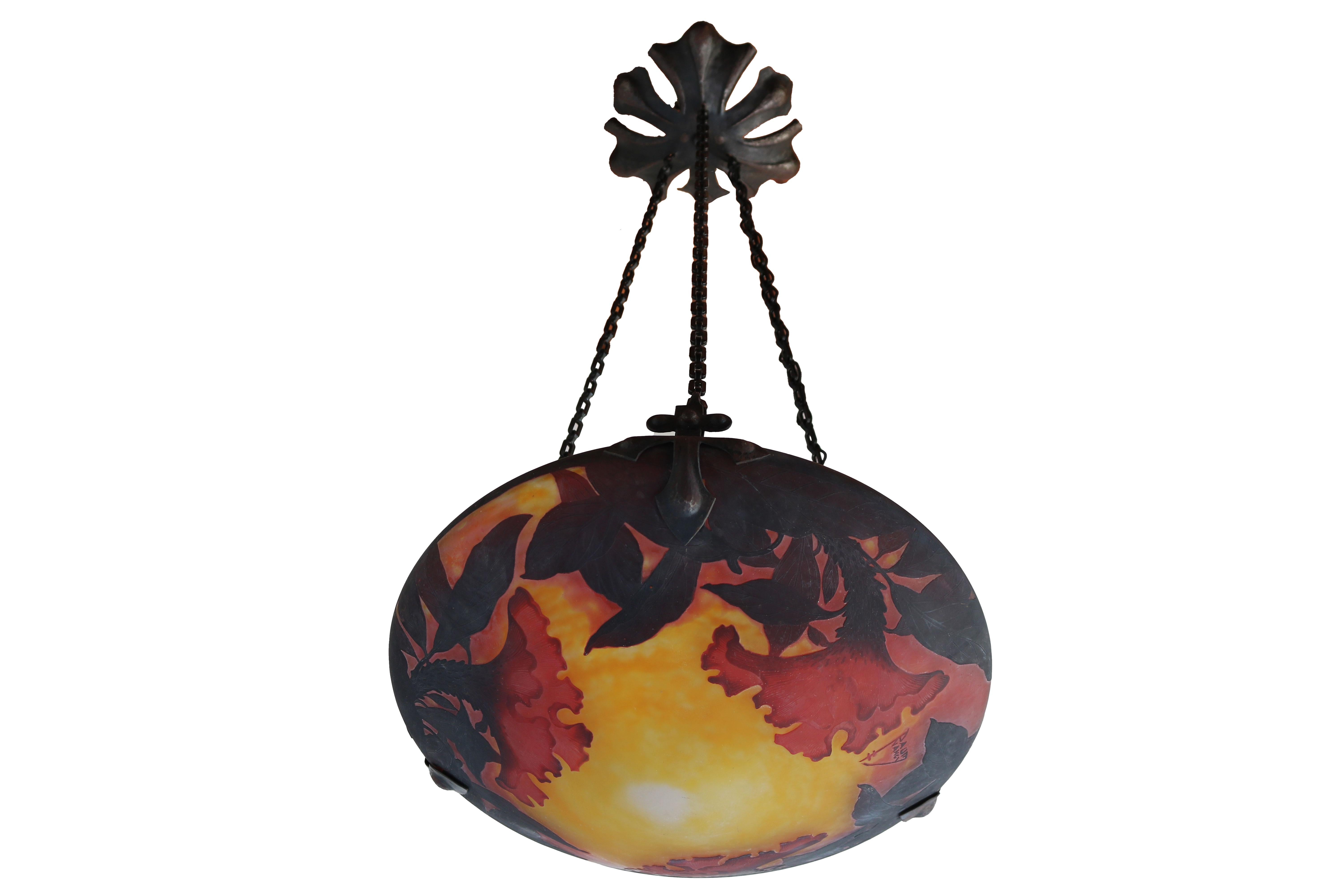 Verre Lustre / Lampe à suspension Art Nouveau français Daum Nancy 1910 A2 Cameo Floral en vente