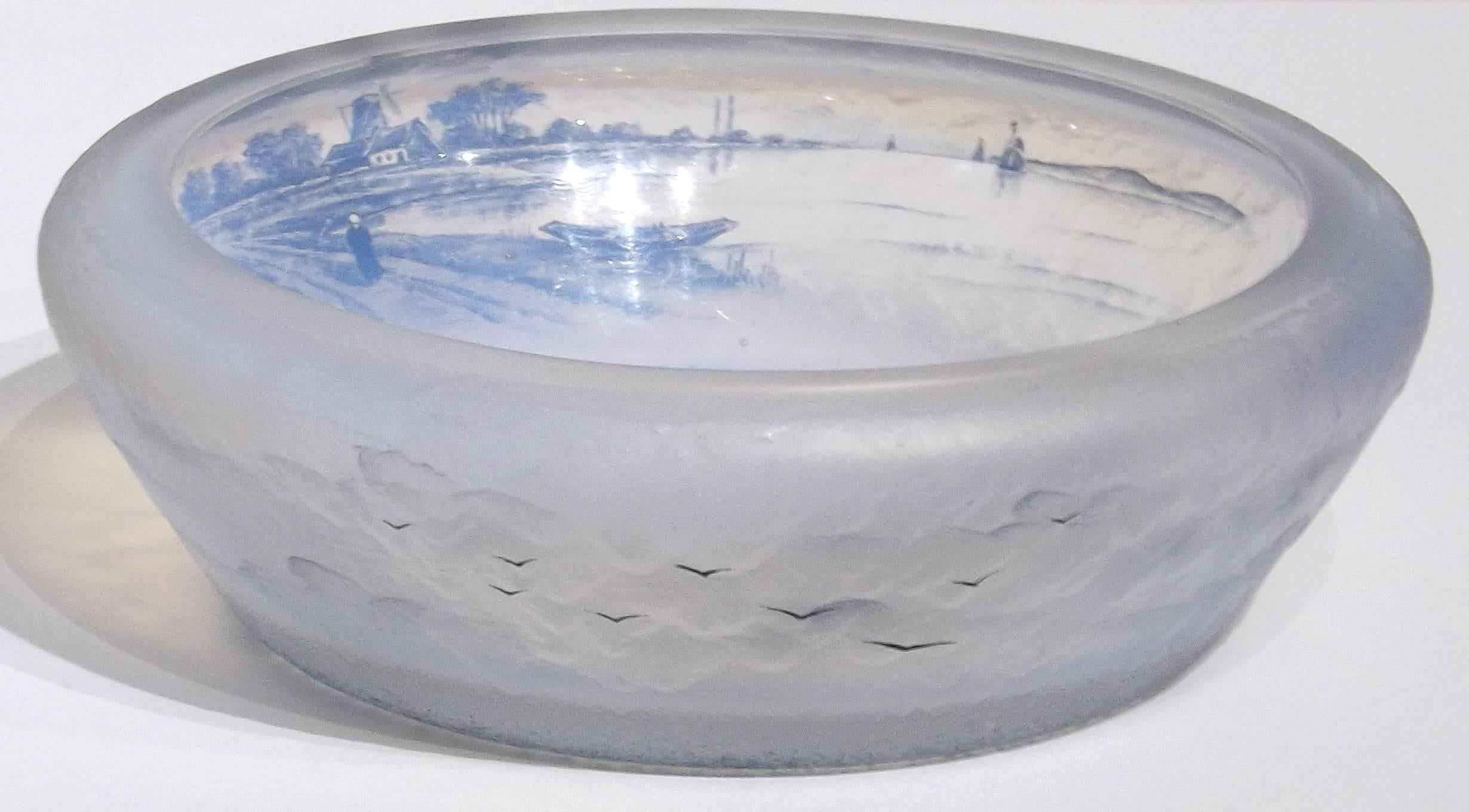 French Daum, Nancy Frosted Glass Bowl with Etched and Grisaille Decoration 2