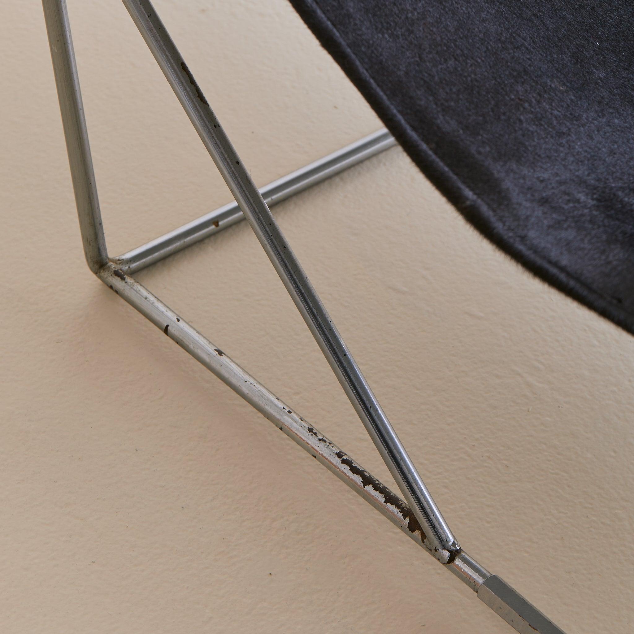 French ‘David’ Black Cowside Sling Chair by Odile Mir for Prisunic, 1972 en venta 3