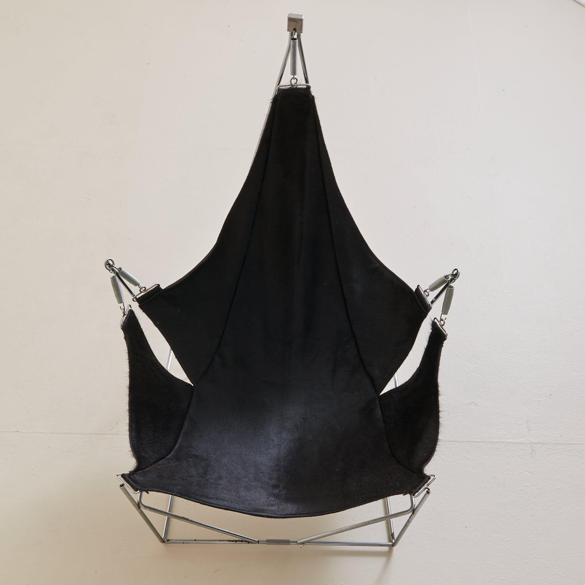 French ‘David’ Black Cowside Sling Chair by Odile Mir for Prisunic, 1972 en Bueno estado para la venta en Chicago, IL