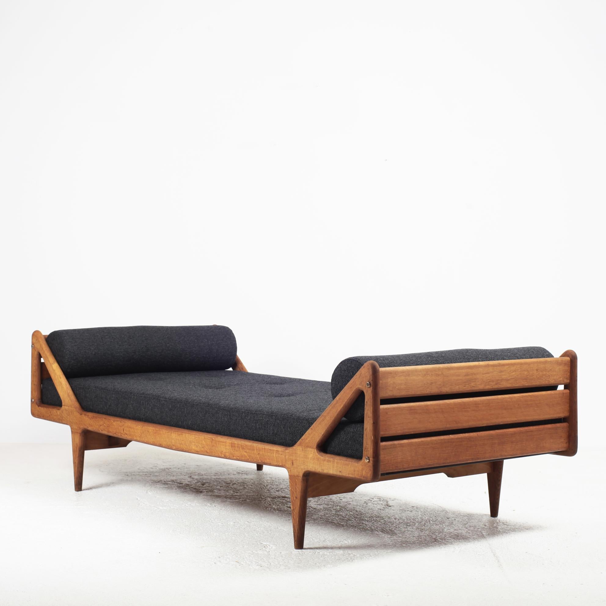 Französisches Daybed von Louis Paolozzi Eiche Messing Kvadrat:: 1950er Jahre (Mitte des 20. Jahrhunderts)