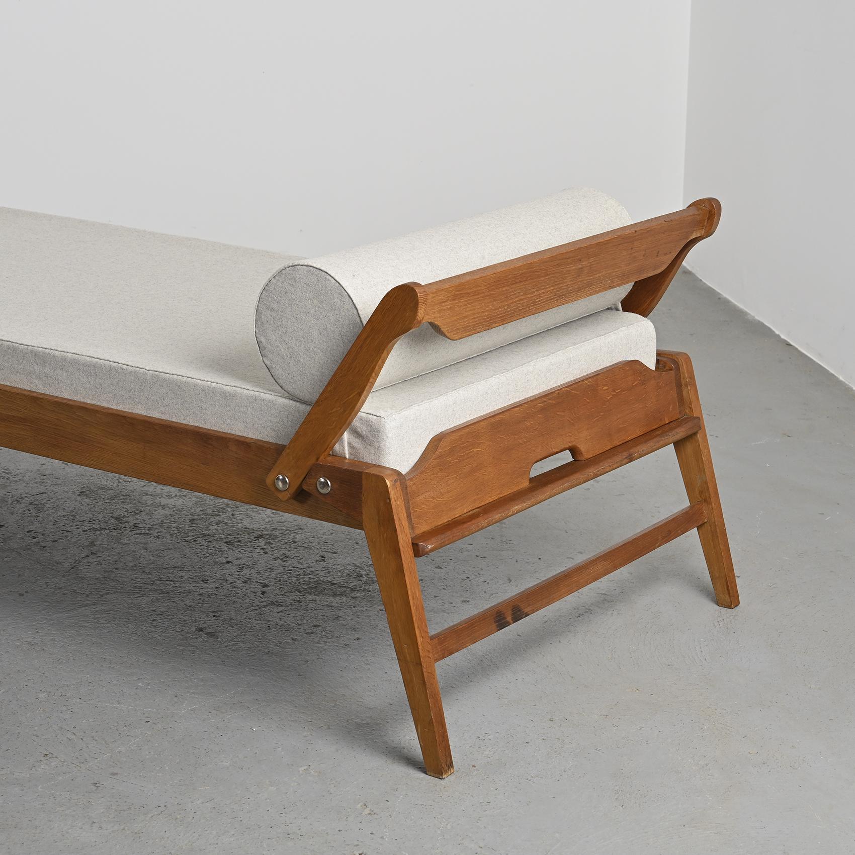 French Daybed by René Jean Caillette for Charron circa 1952 For Sale 6