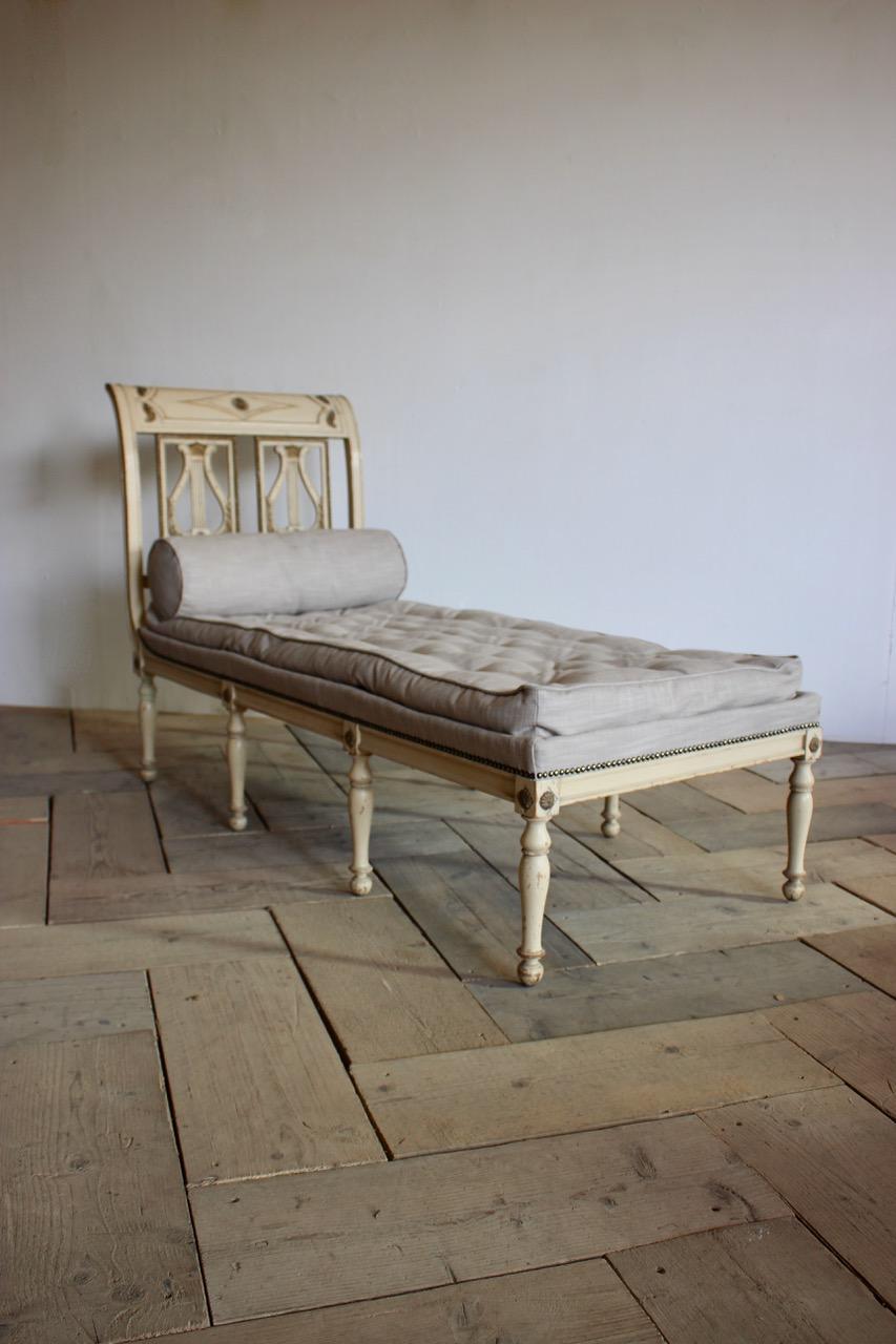 French Daybed in the Directoire Taste, circa 1900 im Zustand „Gut“ im Angebot in Gloucestershire, GB