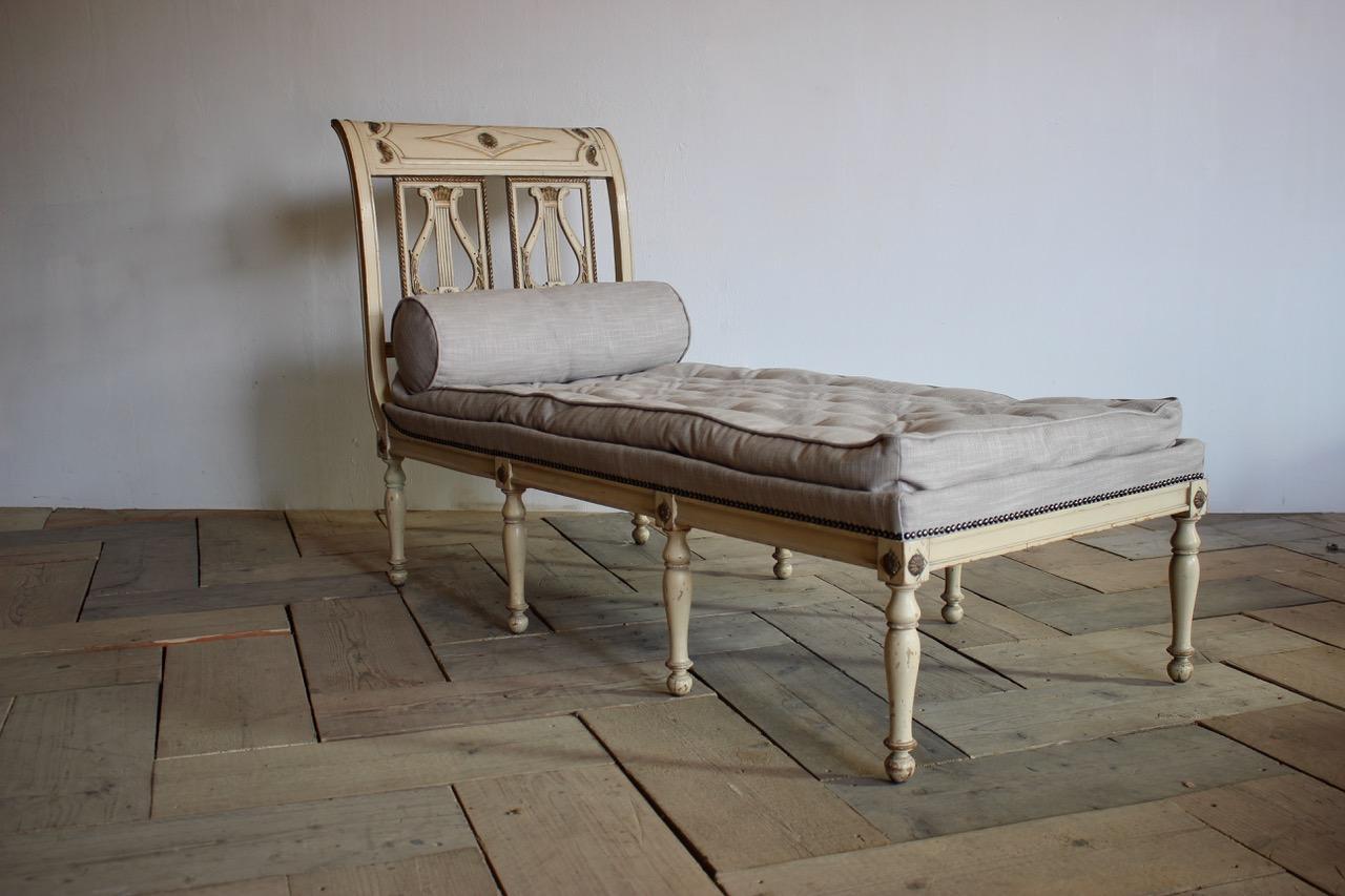 French Daybed in the Directoire Taste, circa 1900 im Angebot 1