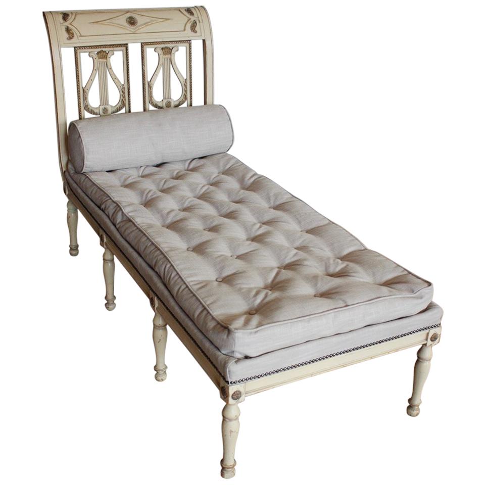 French Daybed in the Directoire Taste, circa 1900 im Angebot