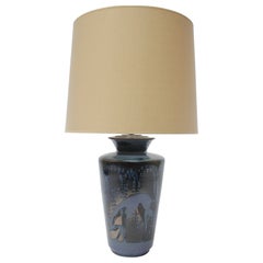 Lampe Art déco français en céramique à glaçure bleue « Cerf dans un paysage » par Atelier Primavera