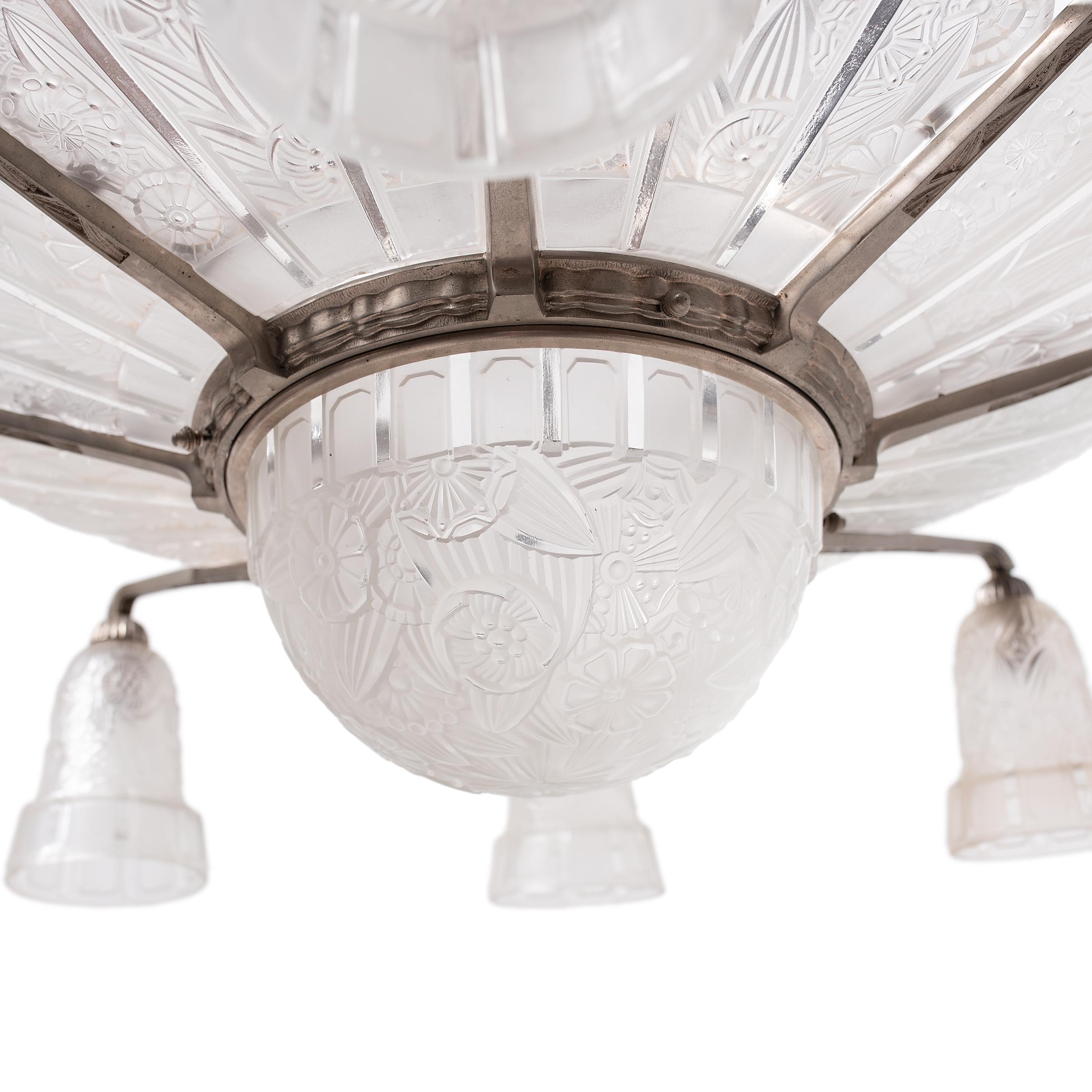 Mid-20th Century French Deco Chandelier Signed by Hettier & Vincent, c. 1930 For Sale