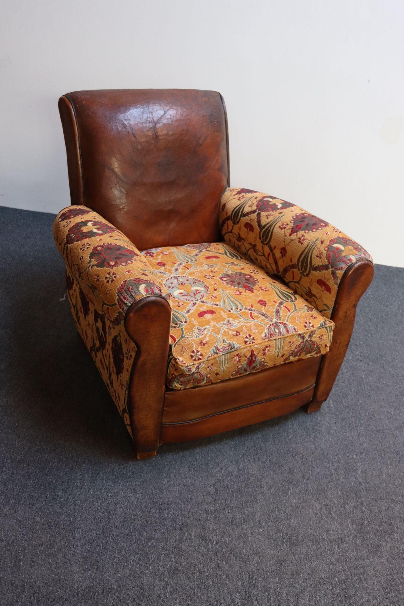 French Deco Club Chair in Leather and Anatolian Turkish Kilim Upholstery For Sale 14