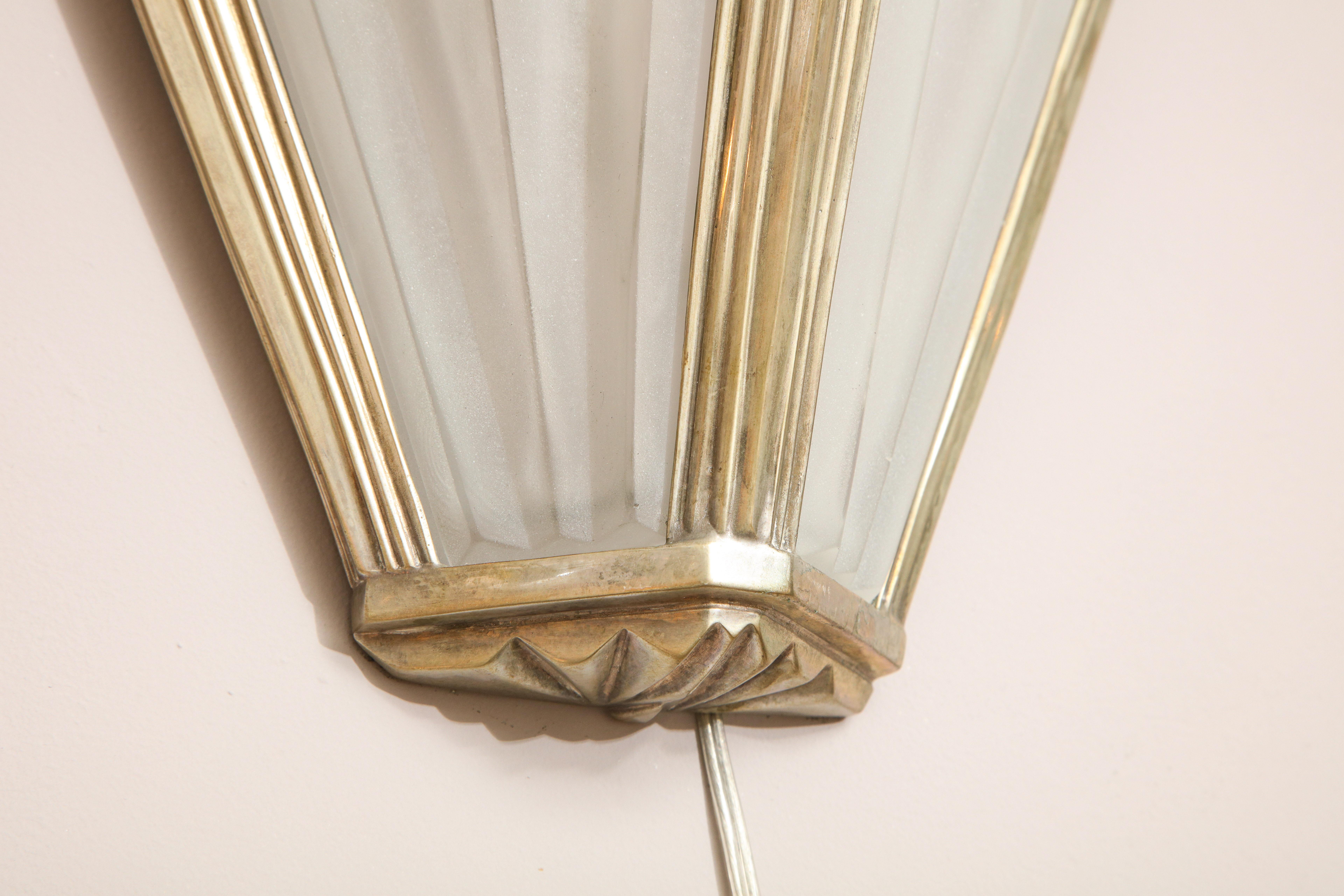 Mid-20th Century French Deco Frosted Geometric Glass Sconces