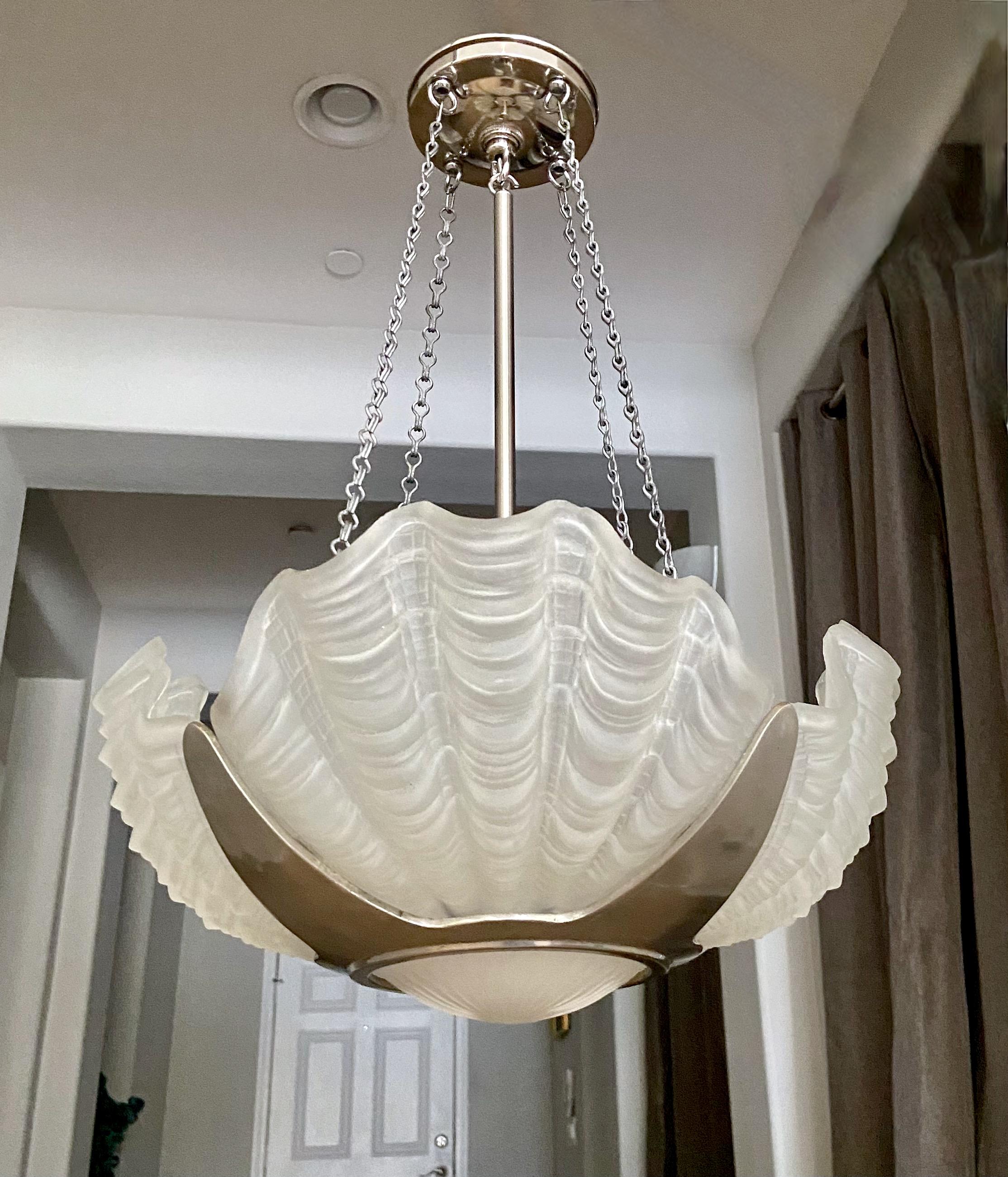 French Deco Frosted Glass Clamshell Chandelier Pendant Light 10