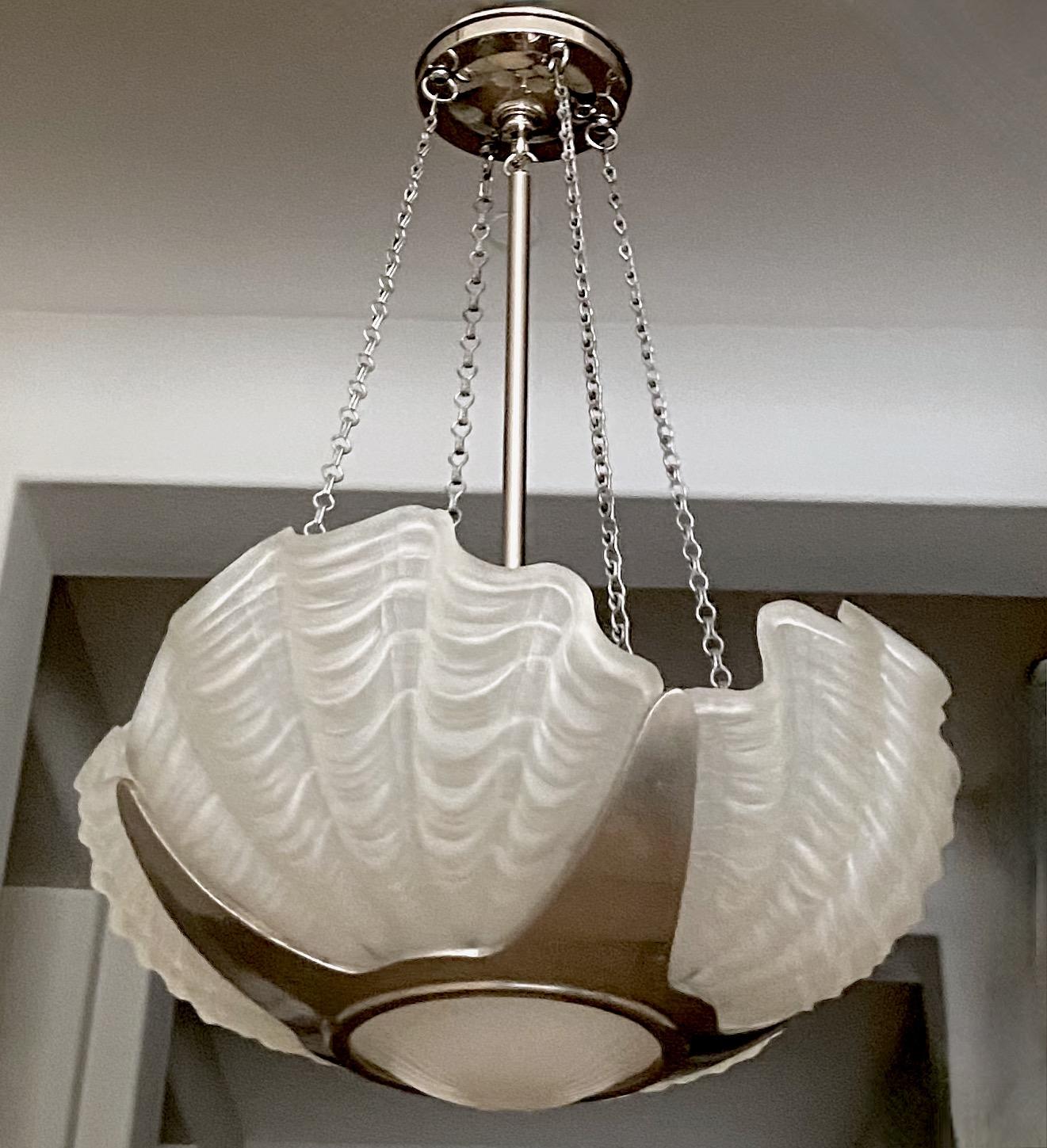 Metal French Deco Frosted Glass Clamshell Chandelier Pendant Light