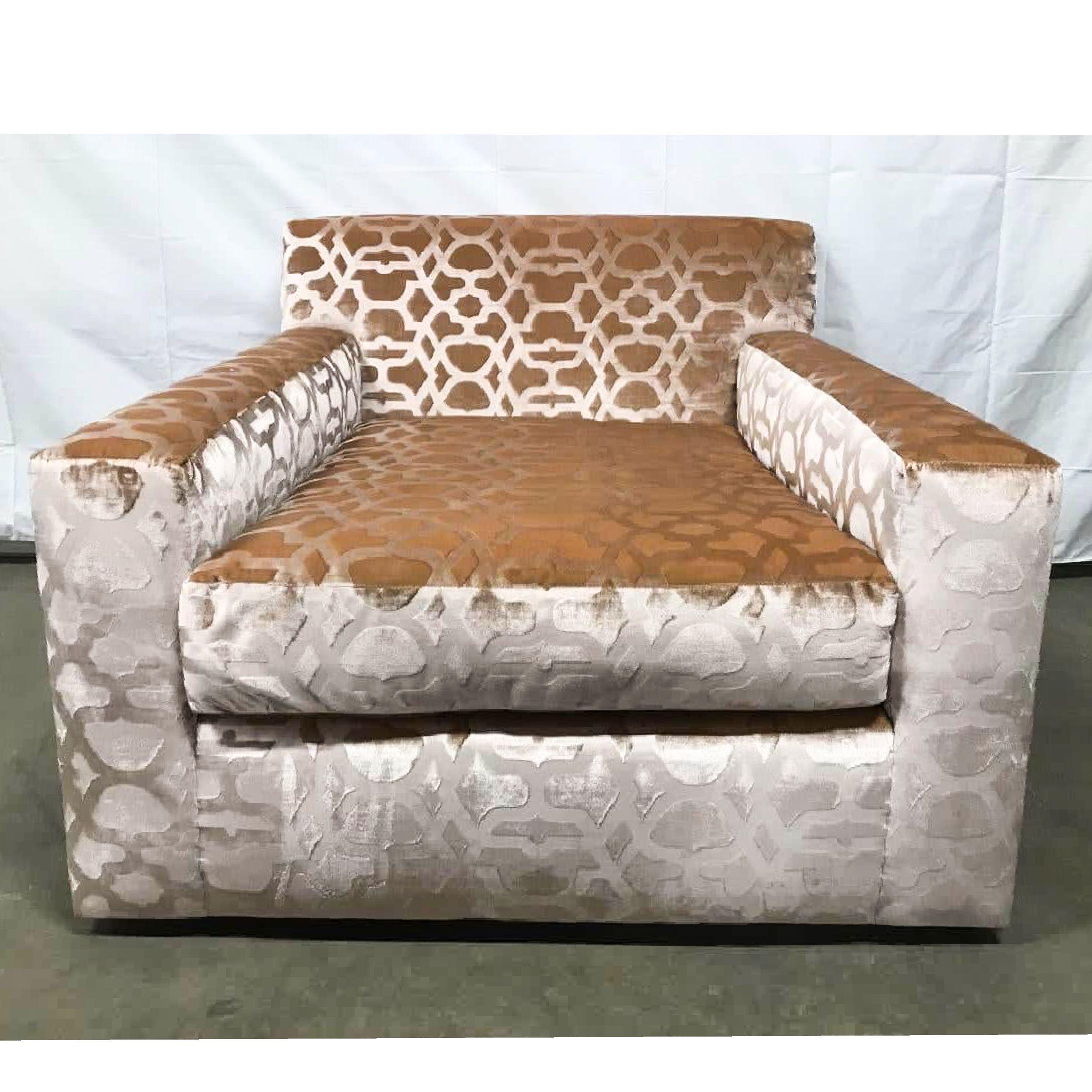 French deco pink on pink silk velvet armchair lounge kravet couture. Custom designed oversized Jean Michael Frank style armchair, upholstered French pink on pink silk velvet in quatrefoil pattern. Stunning piece.

CLEARANCE listings are priced for