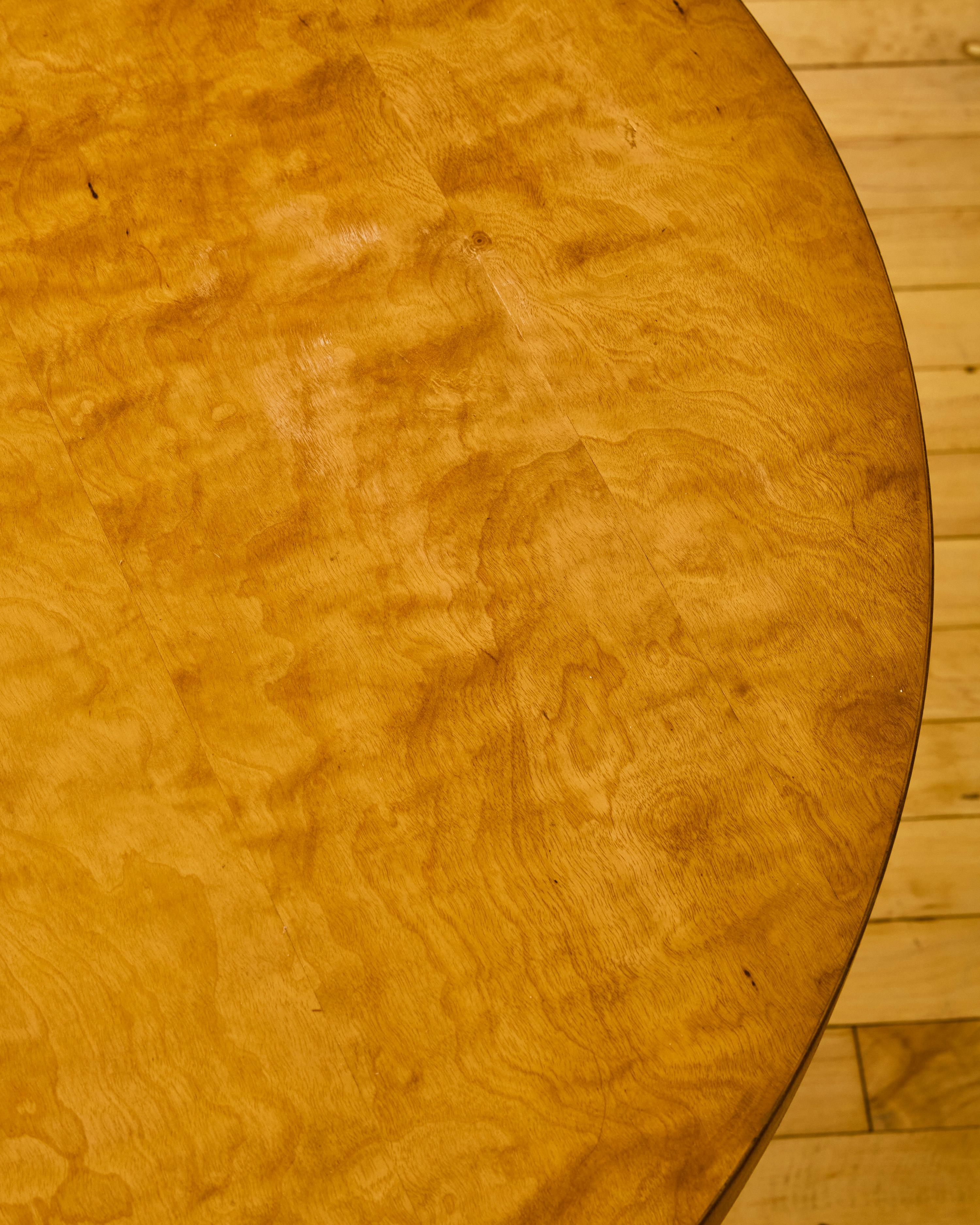 Bois Table d'appoint ronde A.C. C. 1935 en vente