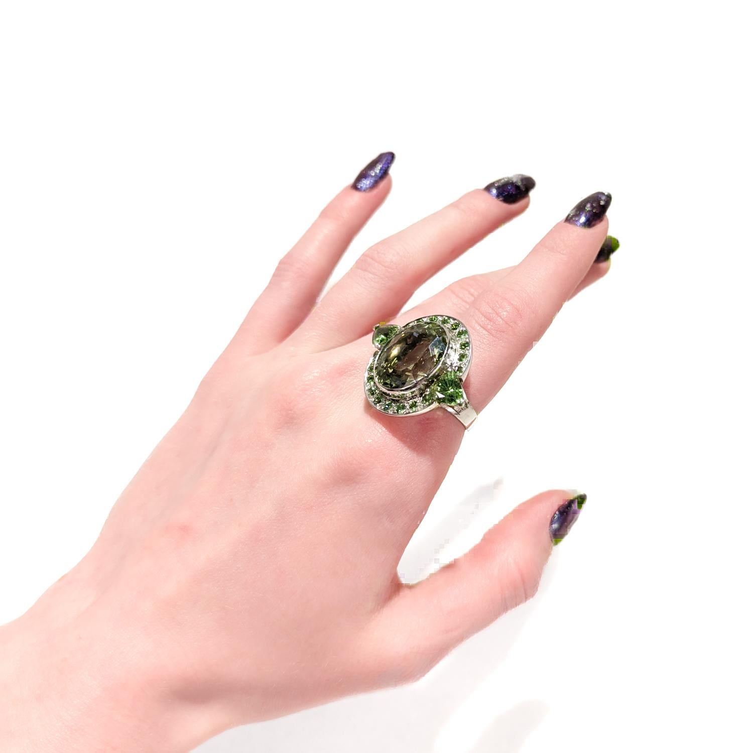 French Deco Style 18K White Gold Green Beryl & Tsavorite Garnet Cocktail Ring For Sale 12