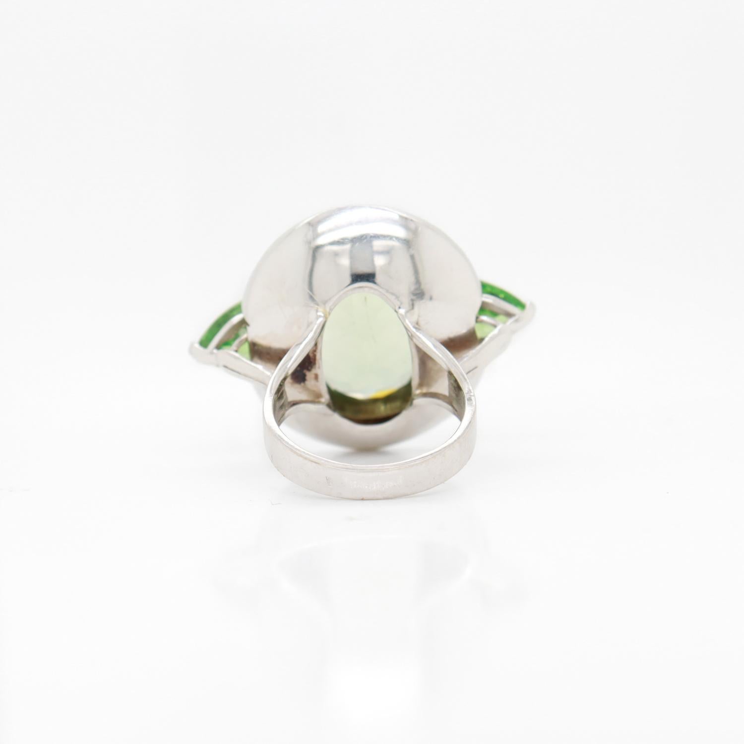 French Deco Style 18K White Gold Green Beryl & Tsavorite Garnet Cocktail Ring For Sale 3