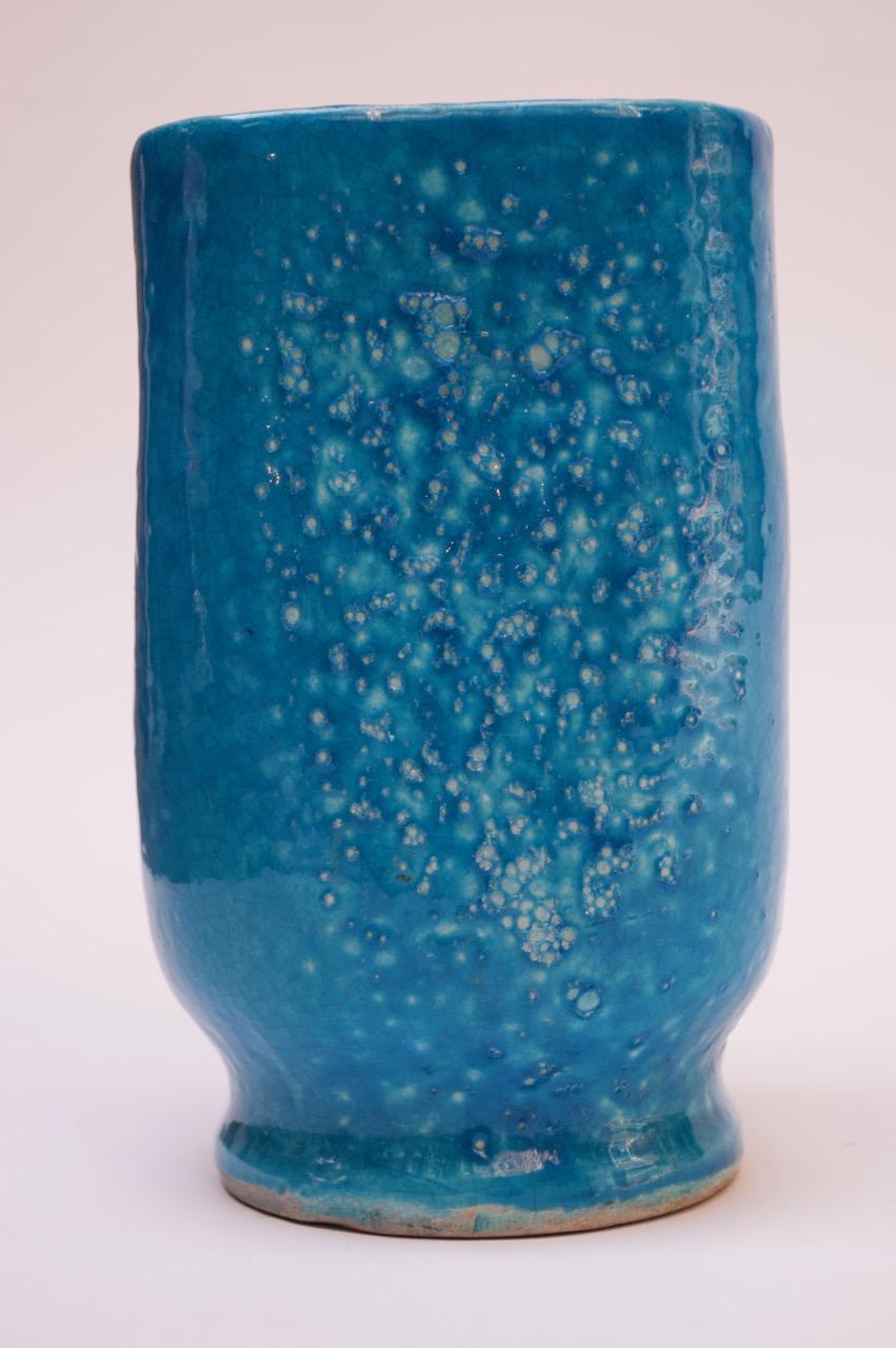 Vaso in ceramica Art Déco attribuito a Raoul Lachenal (Studio A Boulogne-Sur-Seine, Francia) circa 1930. Firma incisa 