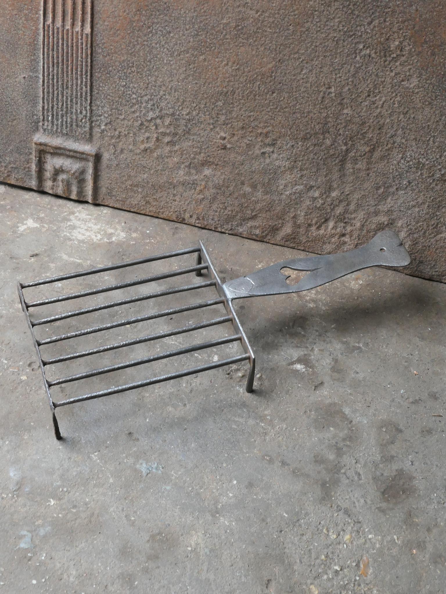 Parrilla Francesa Decorada Siglo XVIII Periodo Luis XV siglo XVIII y antes en venta