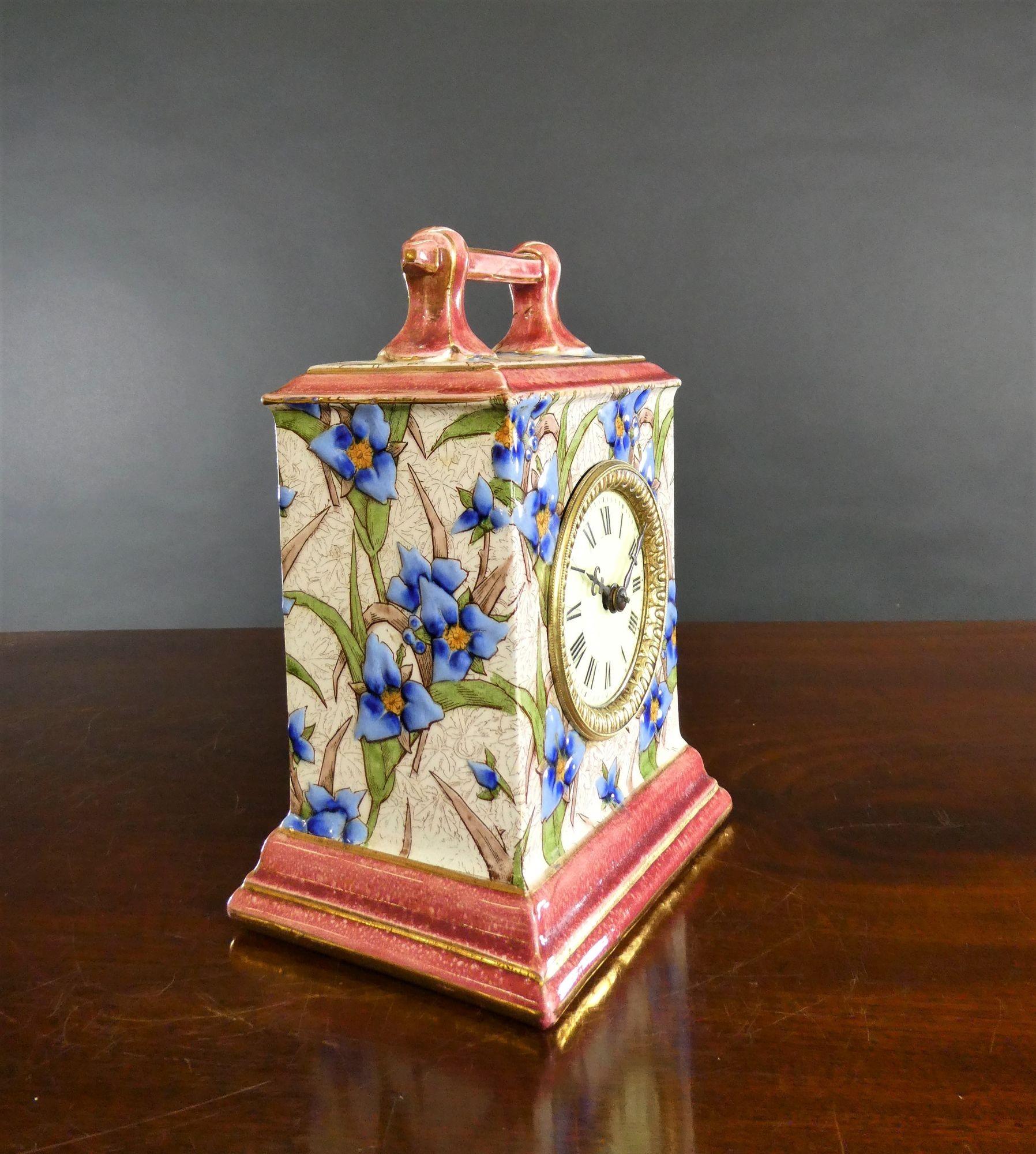 French Decorative Porcelain Mantel Clock In Good Condition For Sale In Norwich, GB