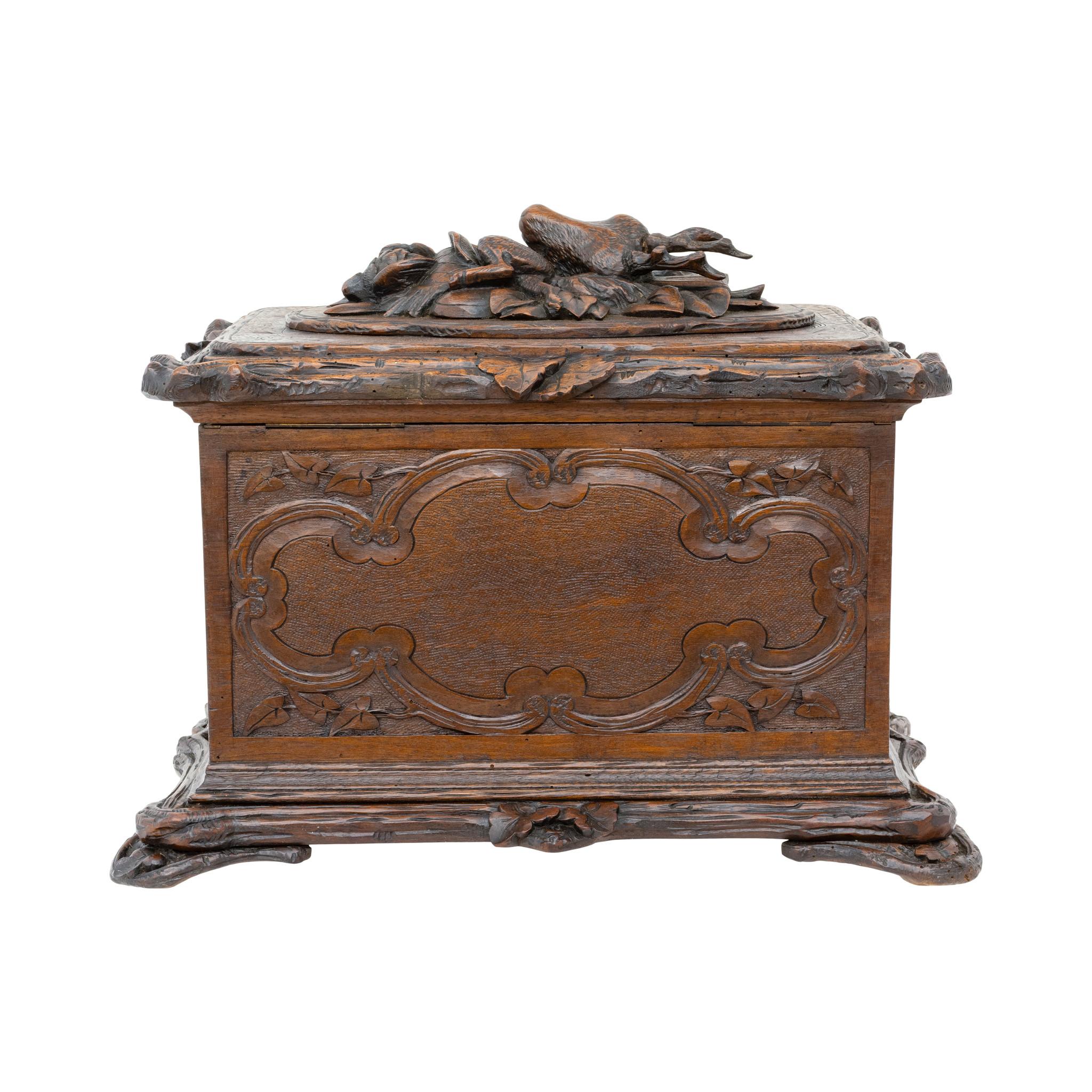 Französischer Hirschkopf Tantalus Box im Zustand „Gut“ im Angebot in Coeur d'Alene, ID