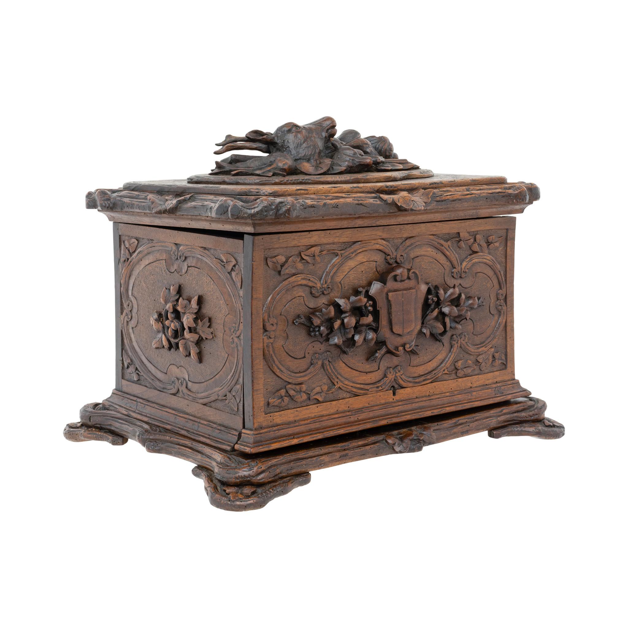 Französischer Hirschkopf Tantalus Box (Glas) im Angebot