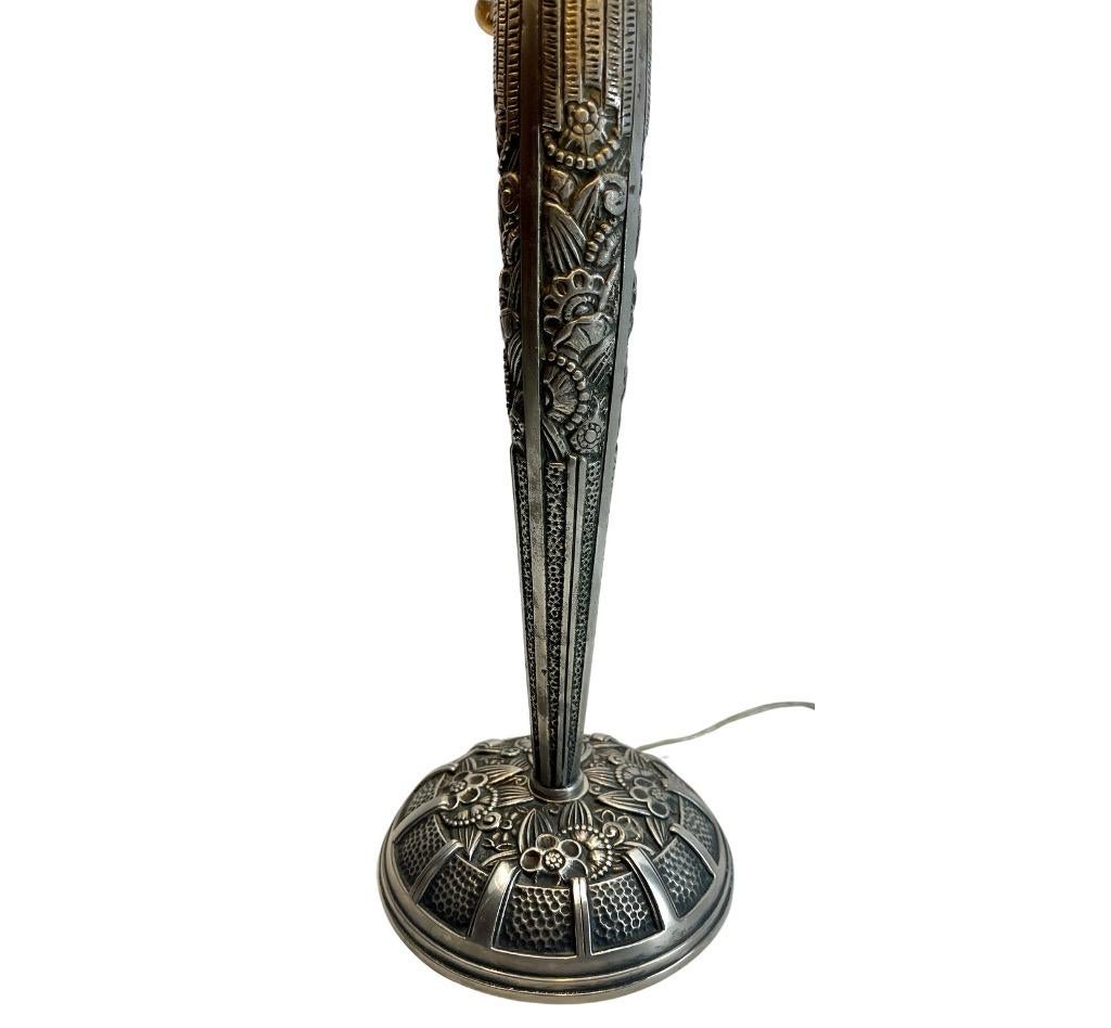 French Degue Art Deco table lamp made by the Paris based company of Léon Hugue For Sale 1