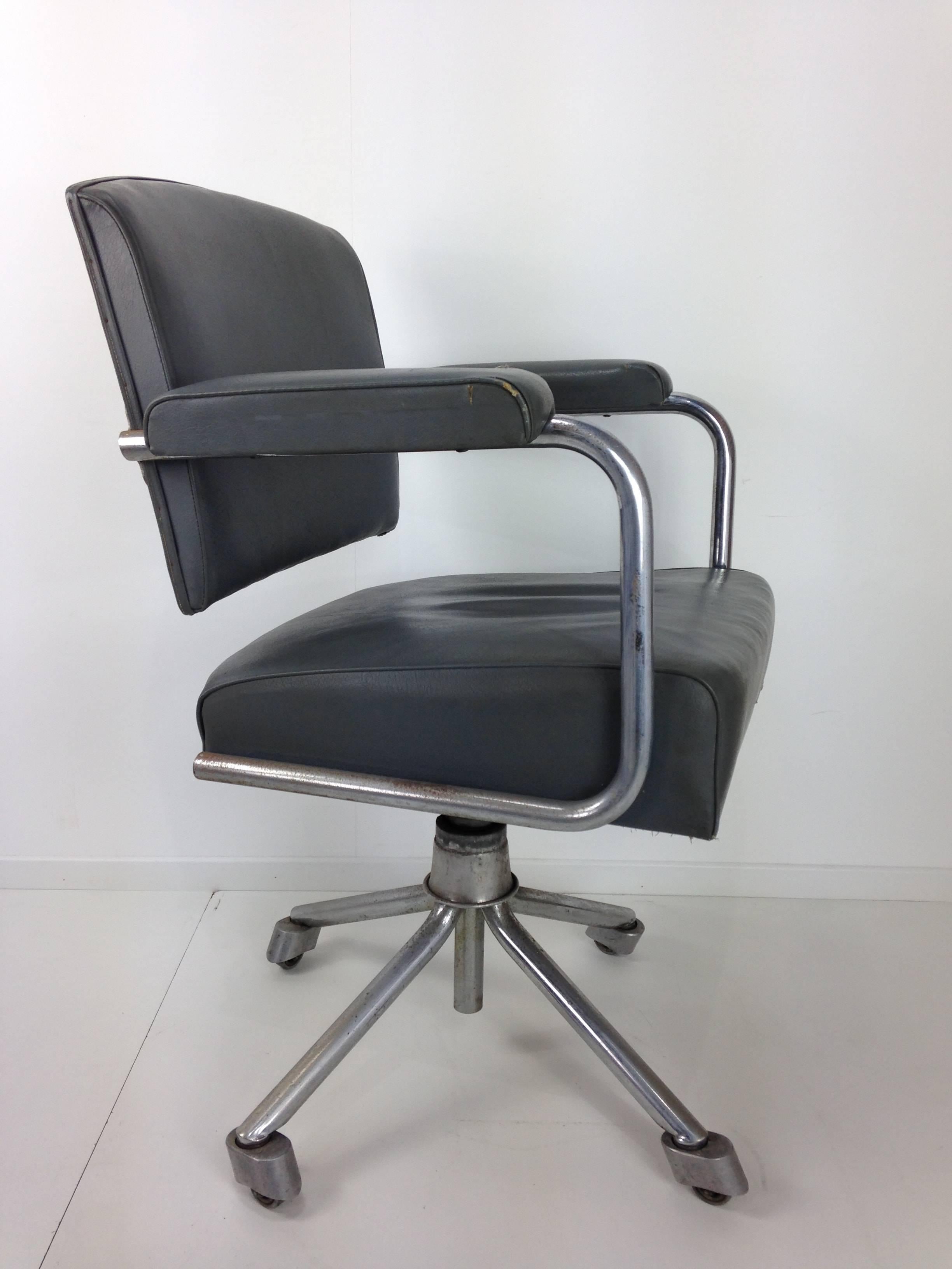 bauhaus desk chair