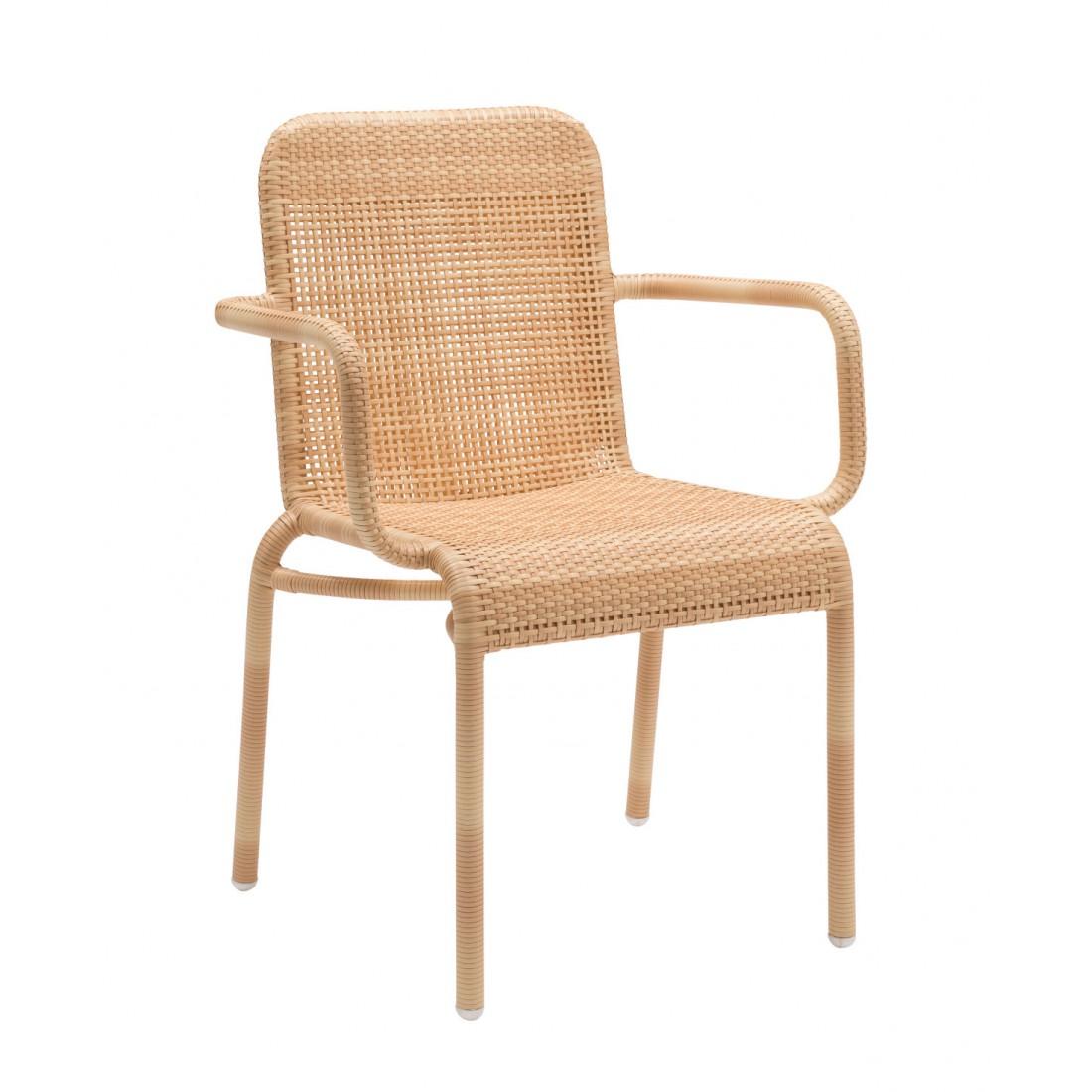 French design armchair composed of a tubular structure dressed with a braided resin rattan effect. Indoor/outdoor, it will be perfect on your terrace, in your veranda, your winter garden, your swimming-pool, even around the dining table! French