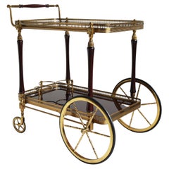 Carrito de bar de diseño francés de Maison Bagues 1950 Carrito de servir de latón, cristal y madera