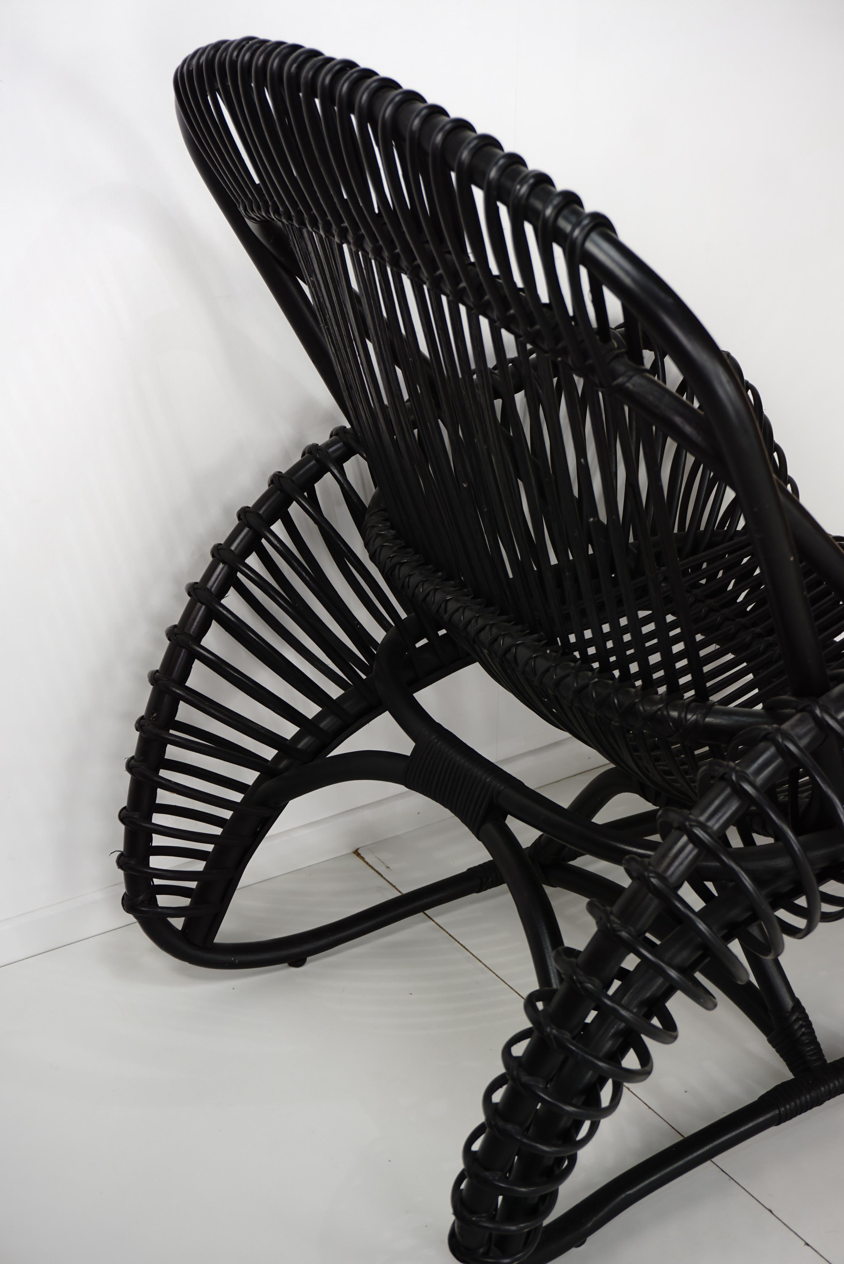 French Design Black Rattan Lounger Armchair For Sale 3