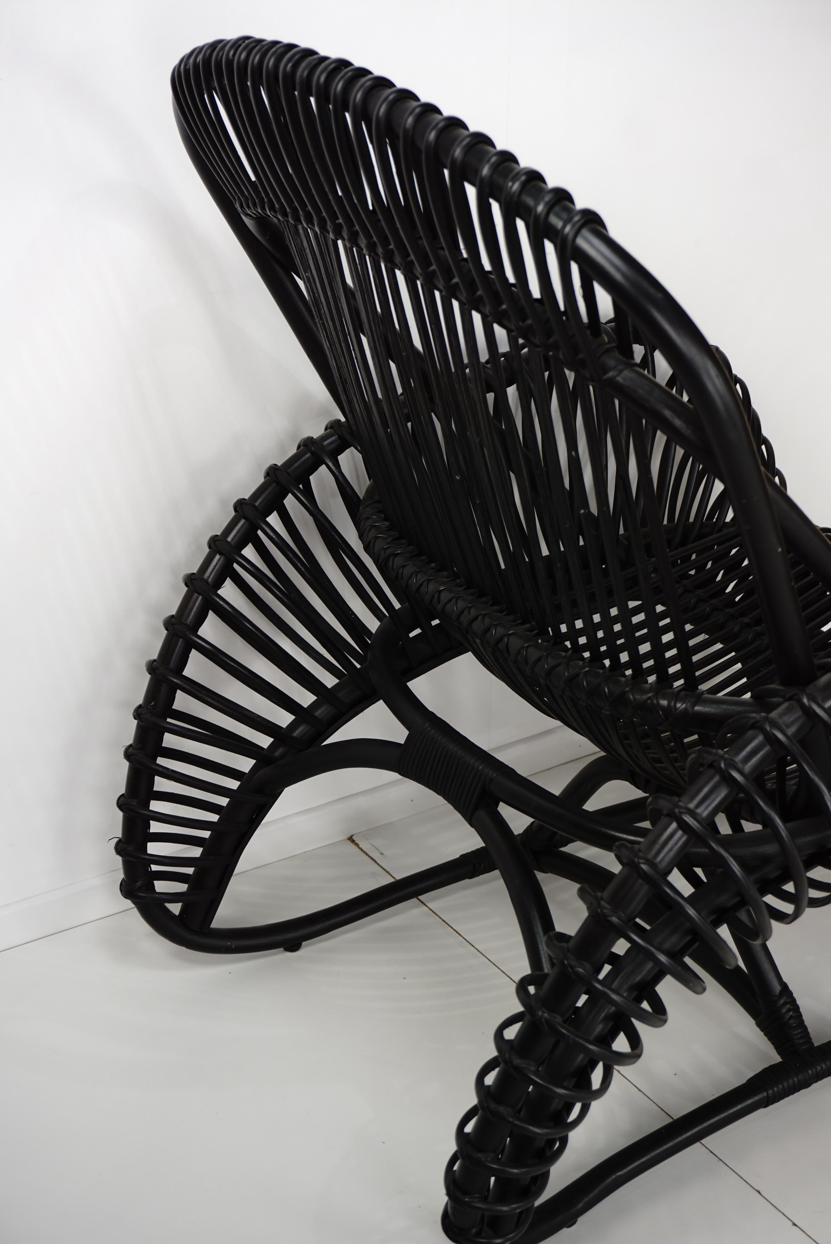 Poltrona lettino in rattan nero di design francese in vendita 4