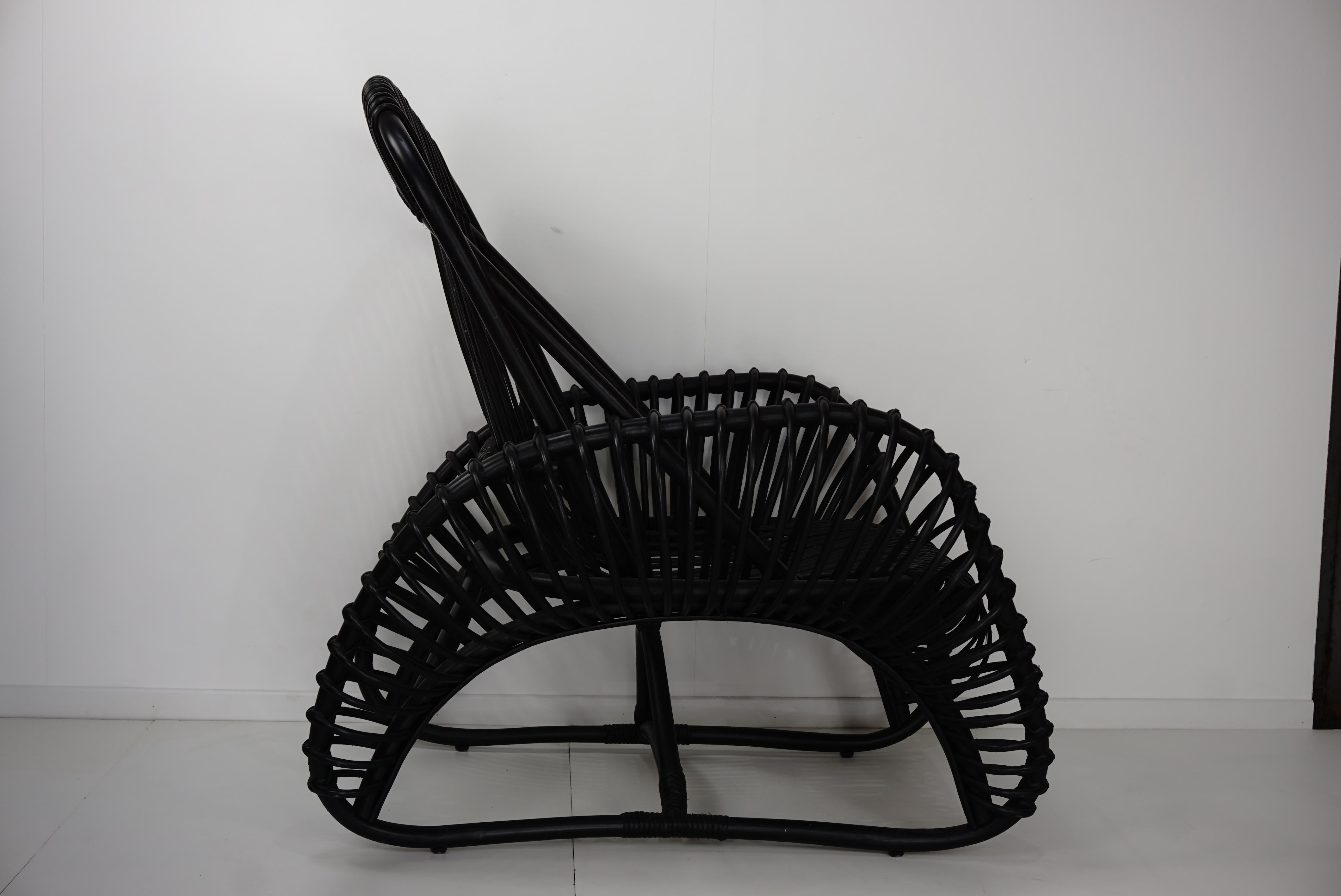 Mid-Century Modern French Design Black Rattan Lounger Armchair For Sale