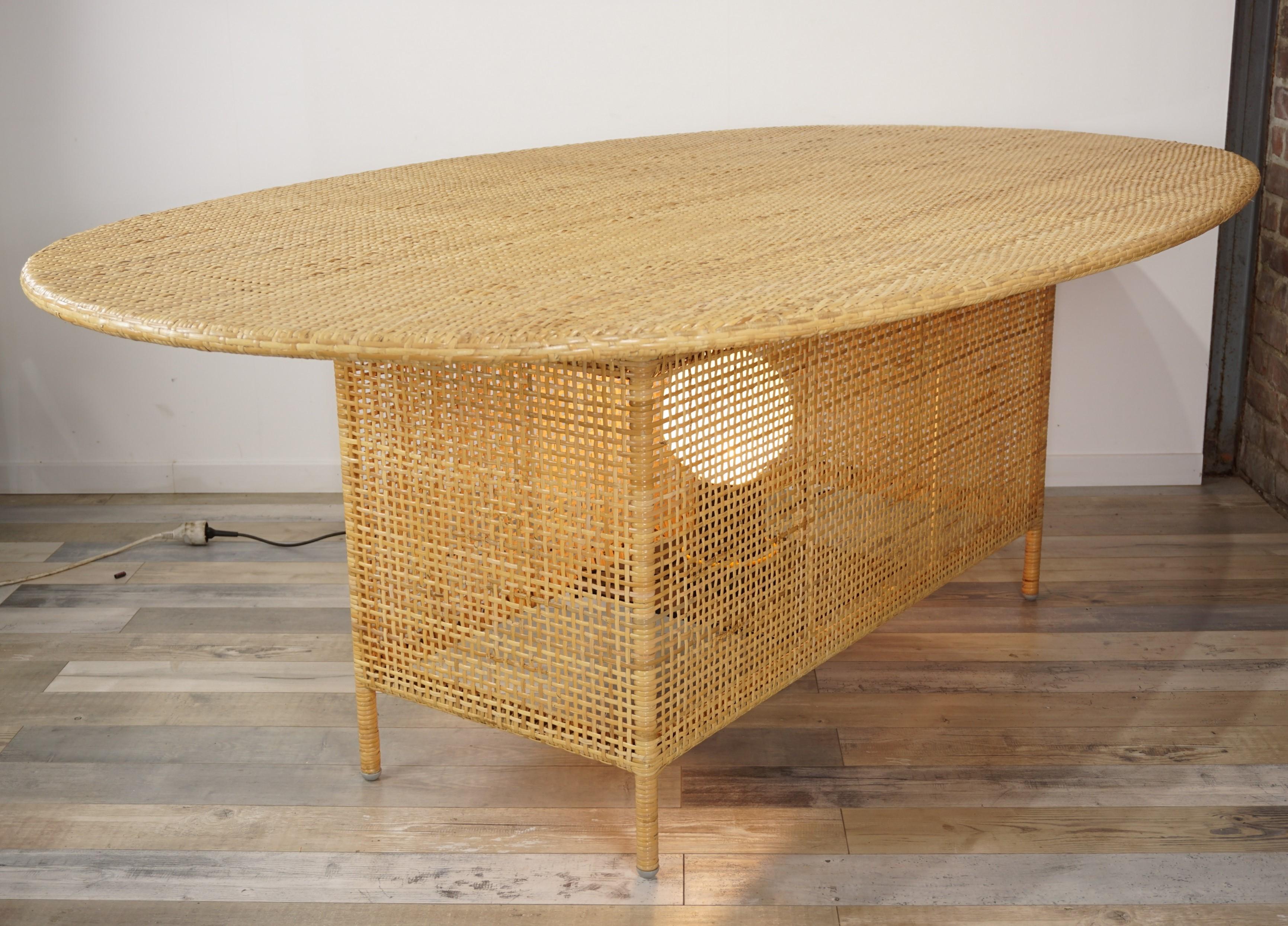 French Design Oval and Rattan Dining Table 8
