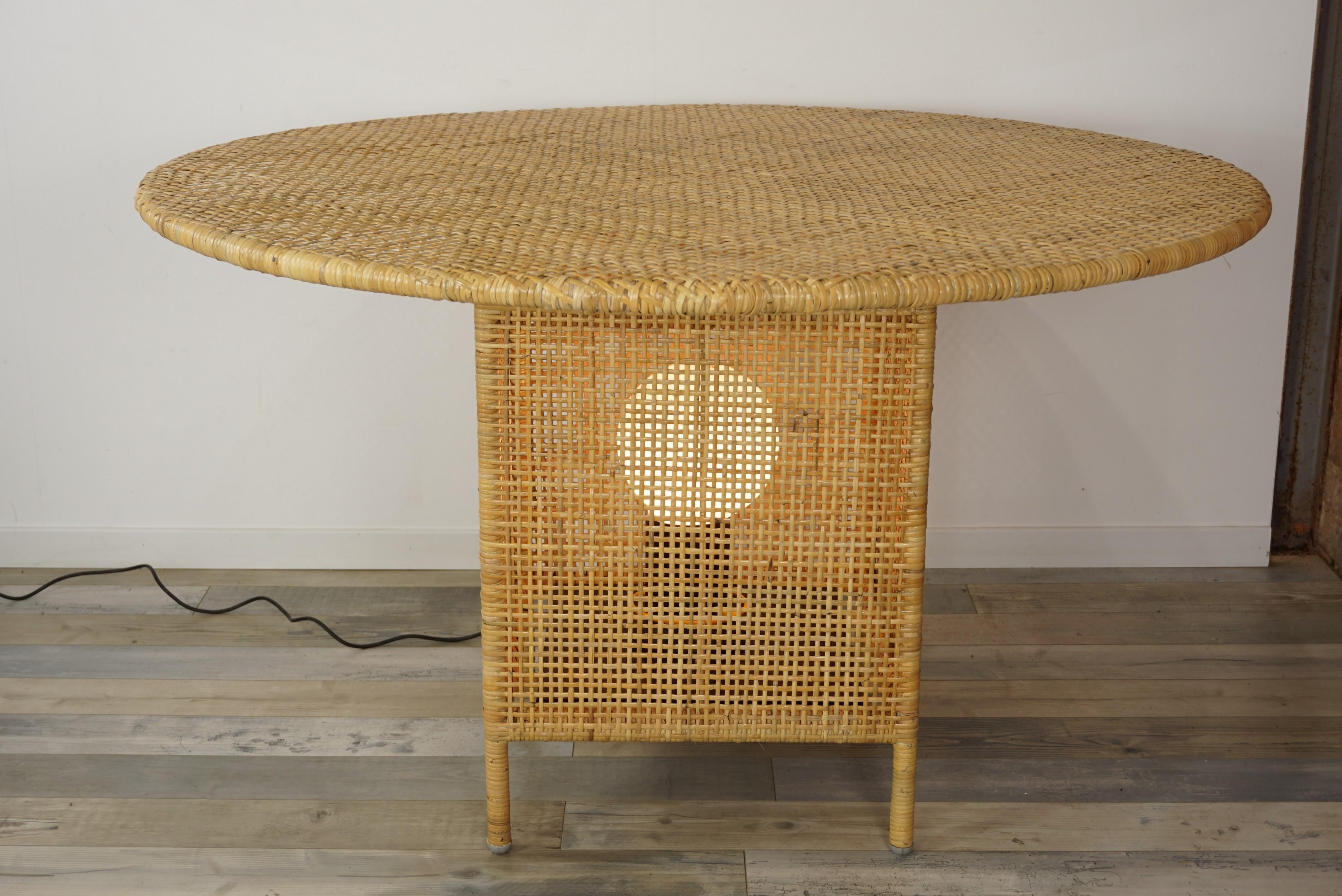 French Design Rattan Round Dining Table 7