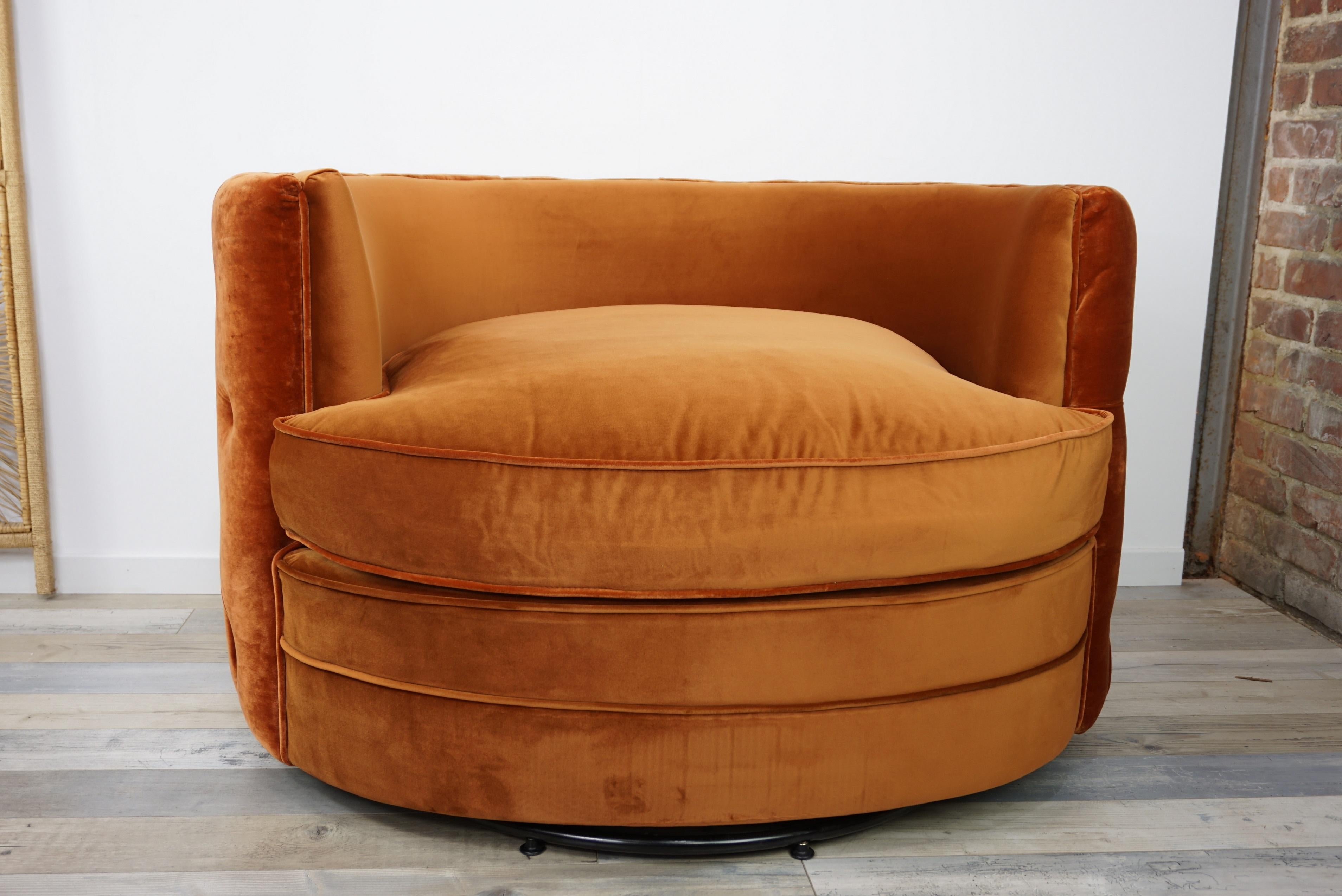 French Design Velvet and Swivel Large Armchair For Sale 2