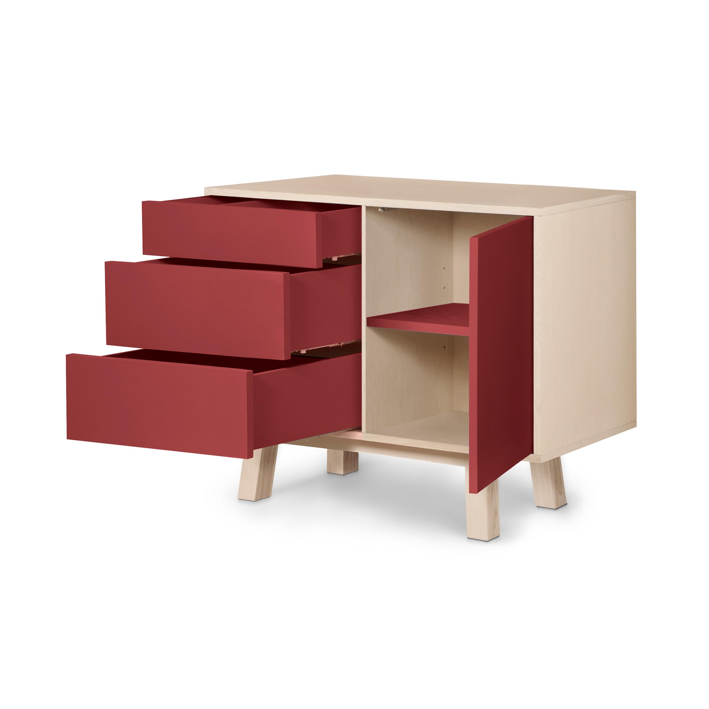 Mueble bajo de madera rojo de 3 cajones de diseño artesanal francés de Eric Gizard, París Francés en venta
