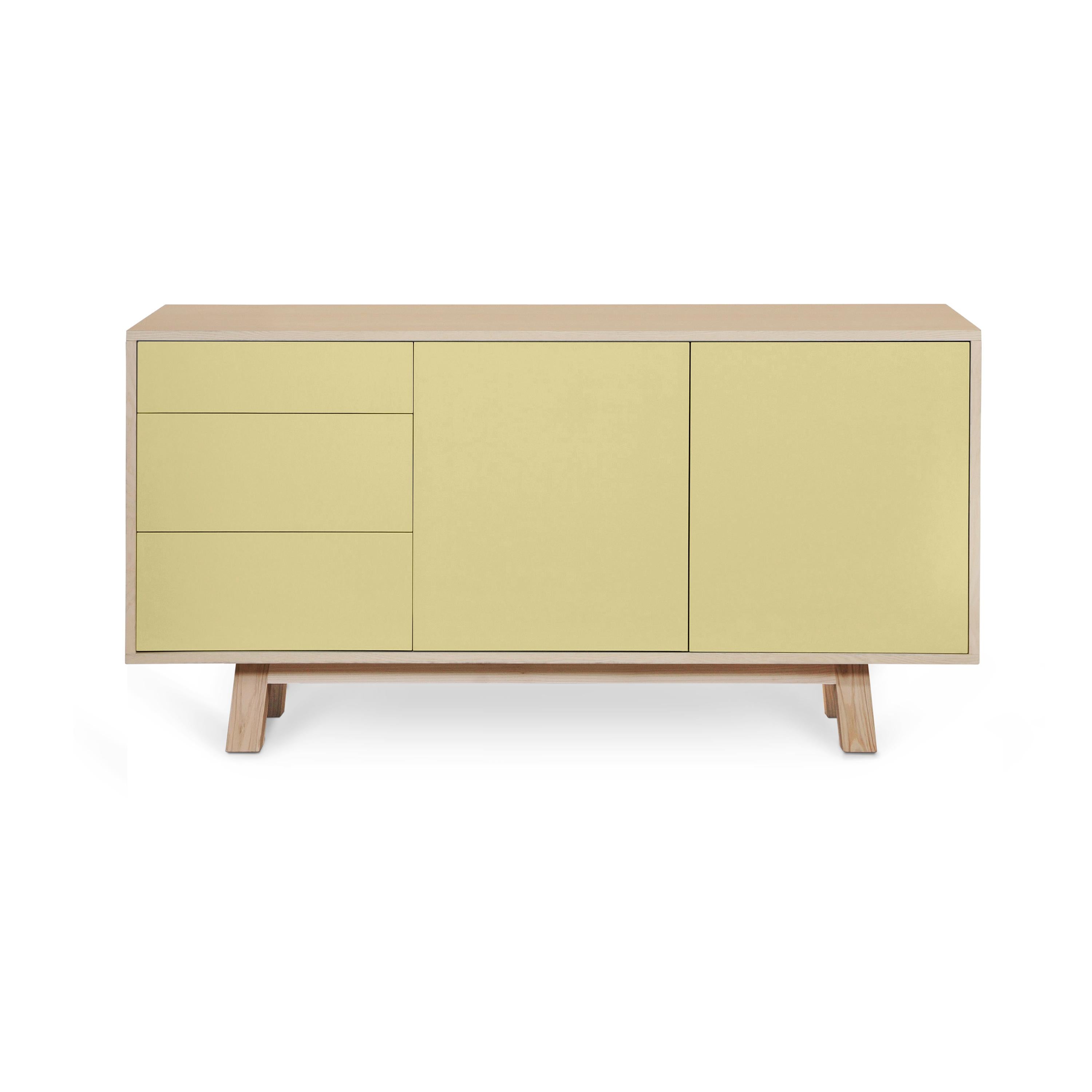 Credenza artigianale francese di design giallo chiaro a 2 ante e 3 cassetti in legno KUBE In condizioni Nuovo in vendita a Landivy, FR