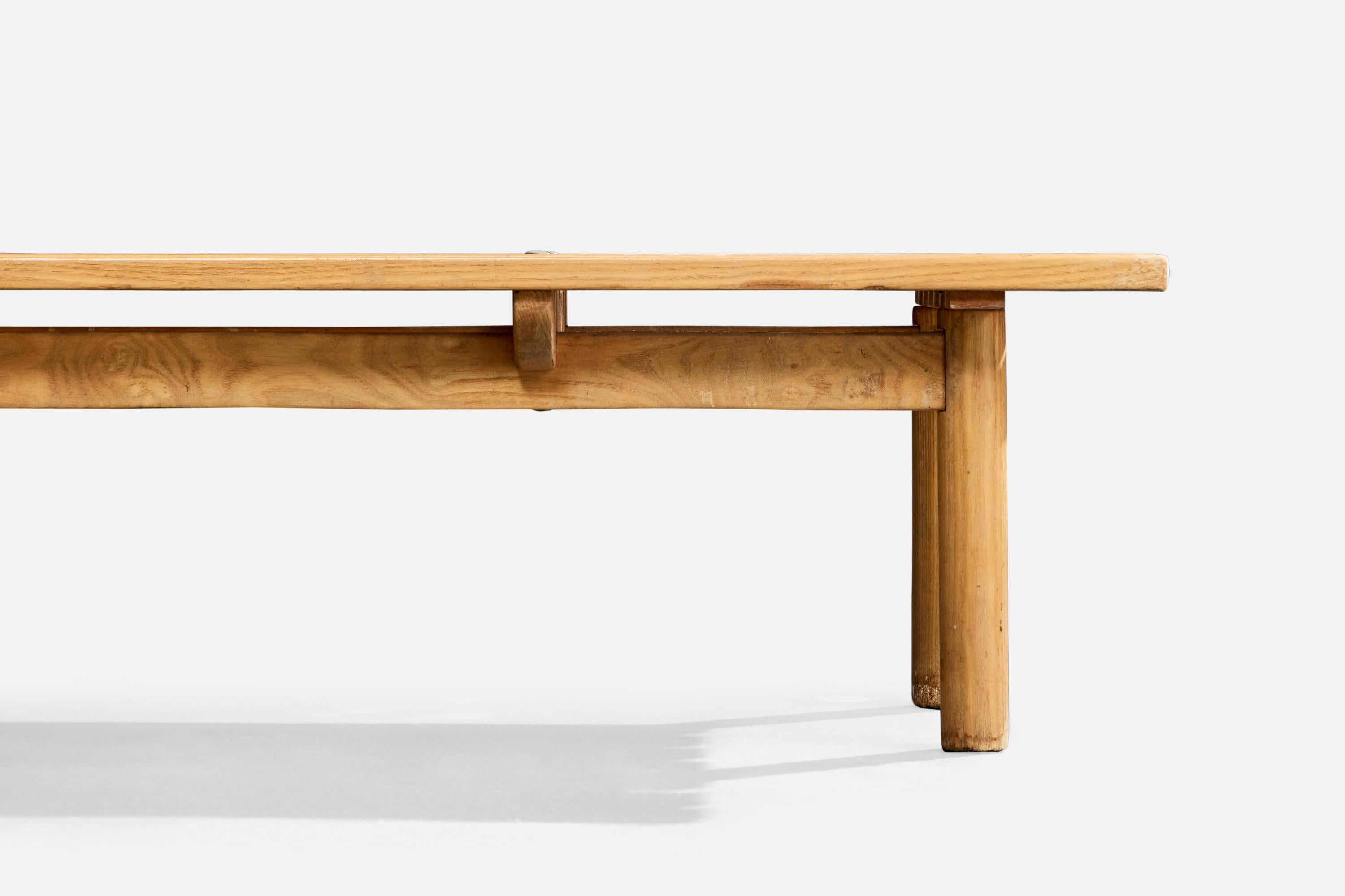 Banc de designer français, pin, France, années 1970 Bon état - En vente à High Point, NC
