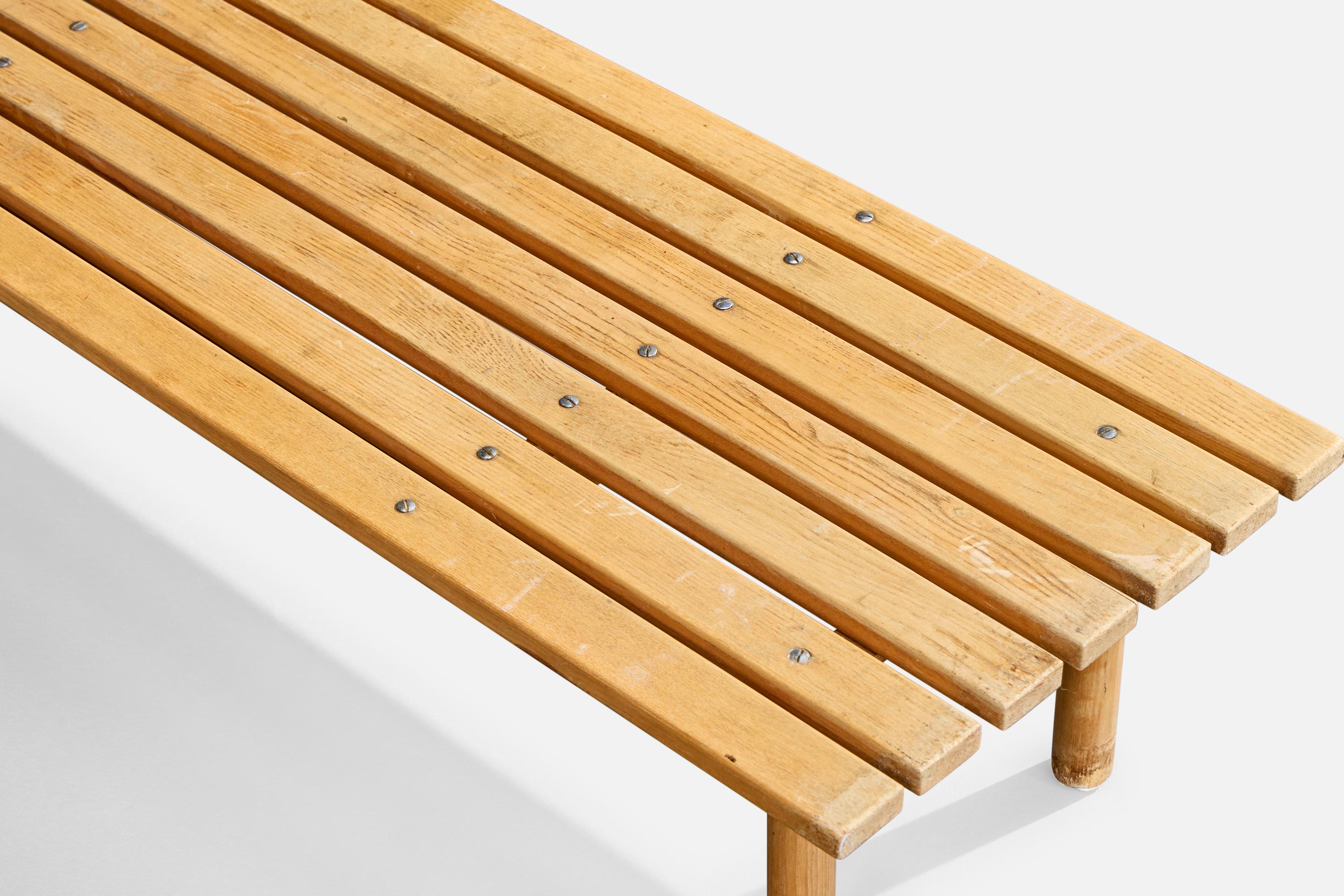 Banc de designer français, pin, France, années 1970 en vente 1