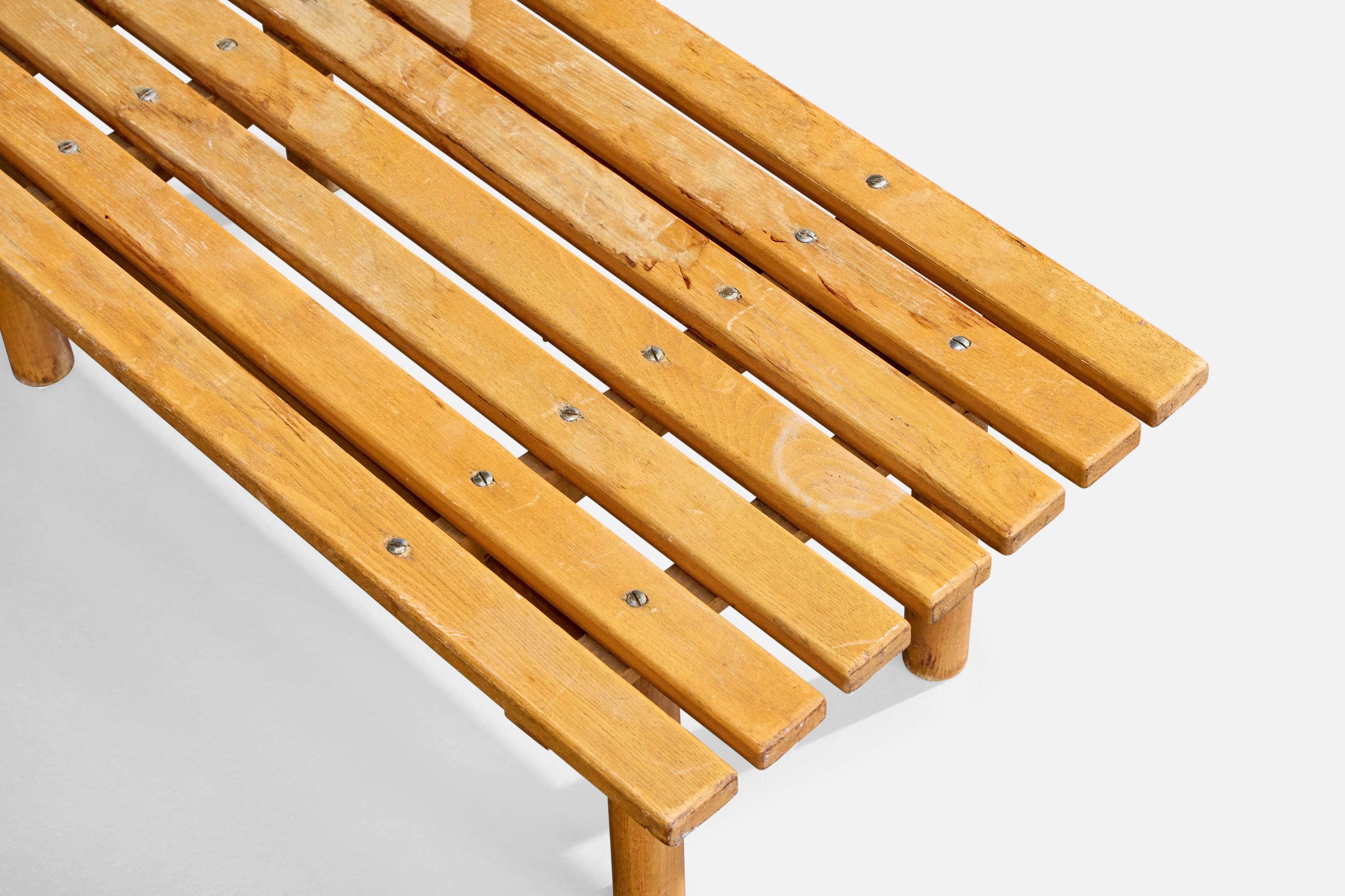 Banc de designer français, pin, France, années 1970 en vente 1
