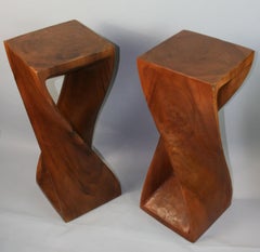 Designer français  Paire de tables / piédestaux en spirale / dans le style de Mathieu Mategot